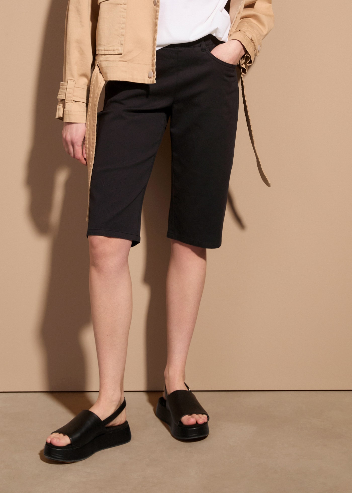 bonprix Bermudas  Stretch-Bermuda, in Twill- und Jeansoptik, mit elastischem Bund