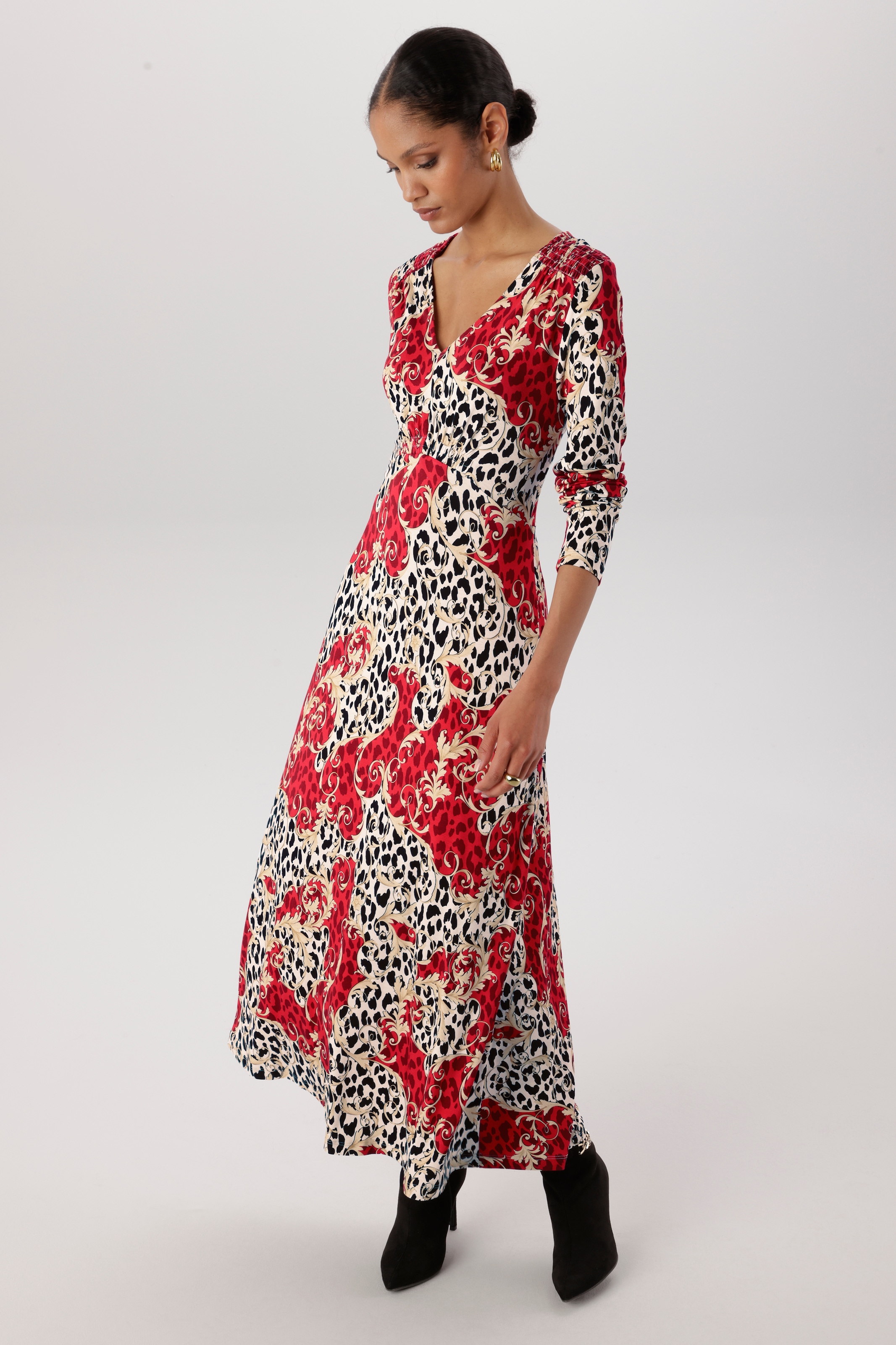 Aniston SELECTED Robe midi avec des détails à smock et un imprimé léopard fantaisiste