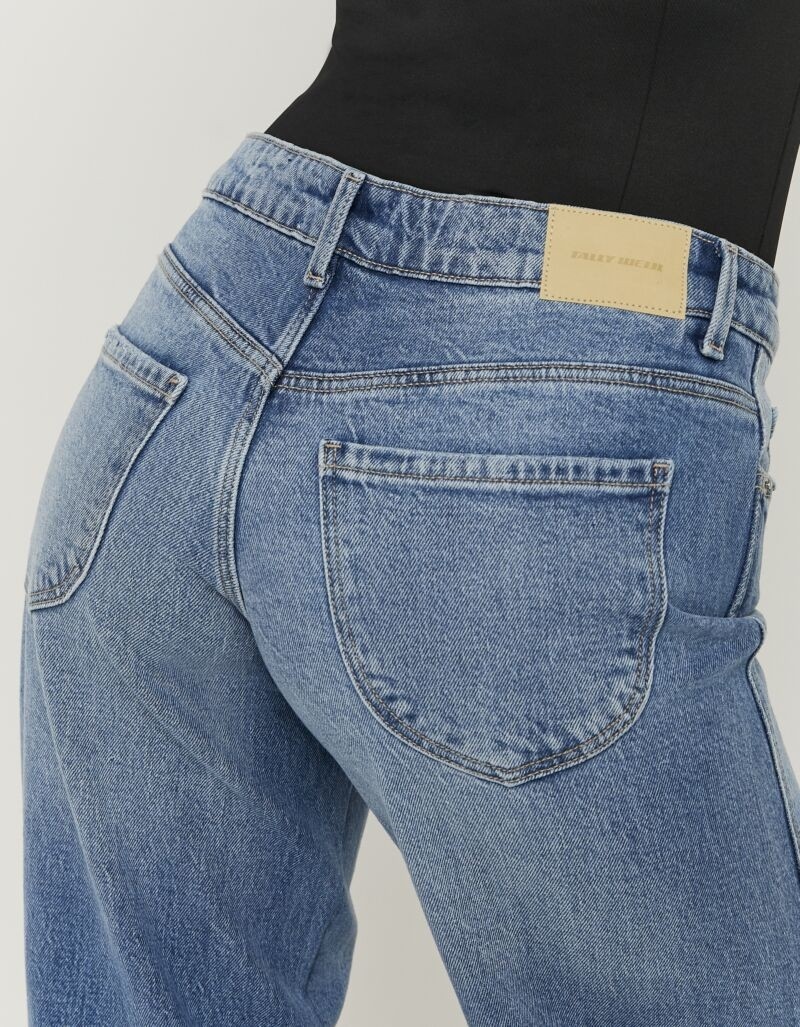 Tally Weijl Jeans taille basse »SPADEPALLAS« Baumwollmischung, Low-Waist mit geradem Beinverlauf und Strass-Anhänge