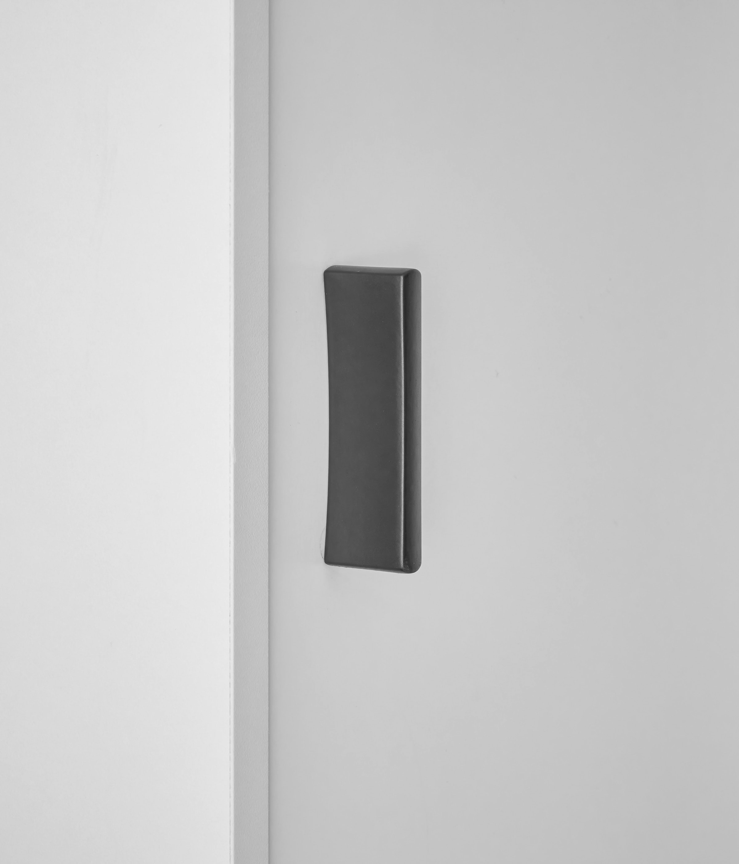 INOSIGN Mehrzweckschrank »Hudson« in moderner Trendfarbe, Griffe aus Metall (Schwarz), Höhe 120 cm