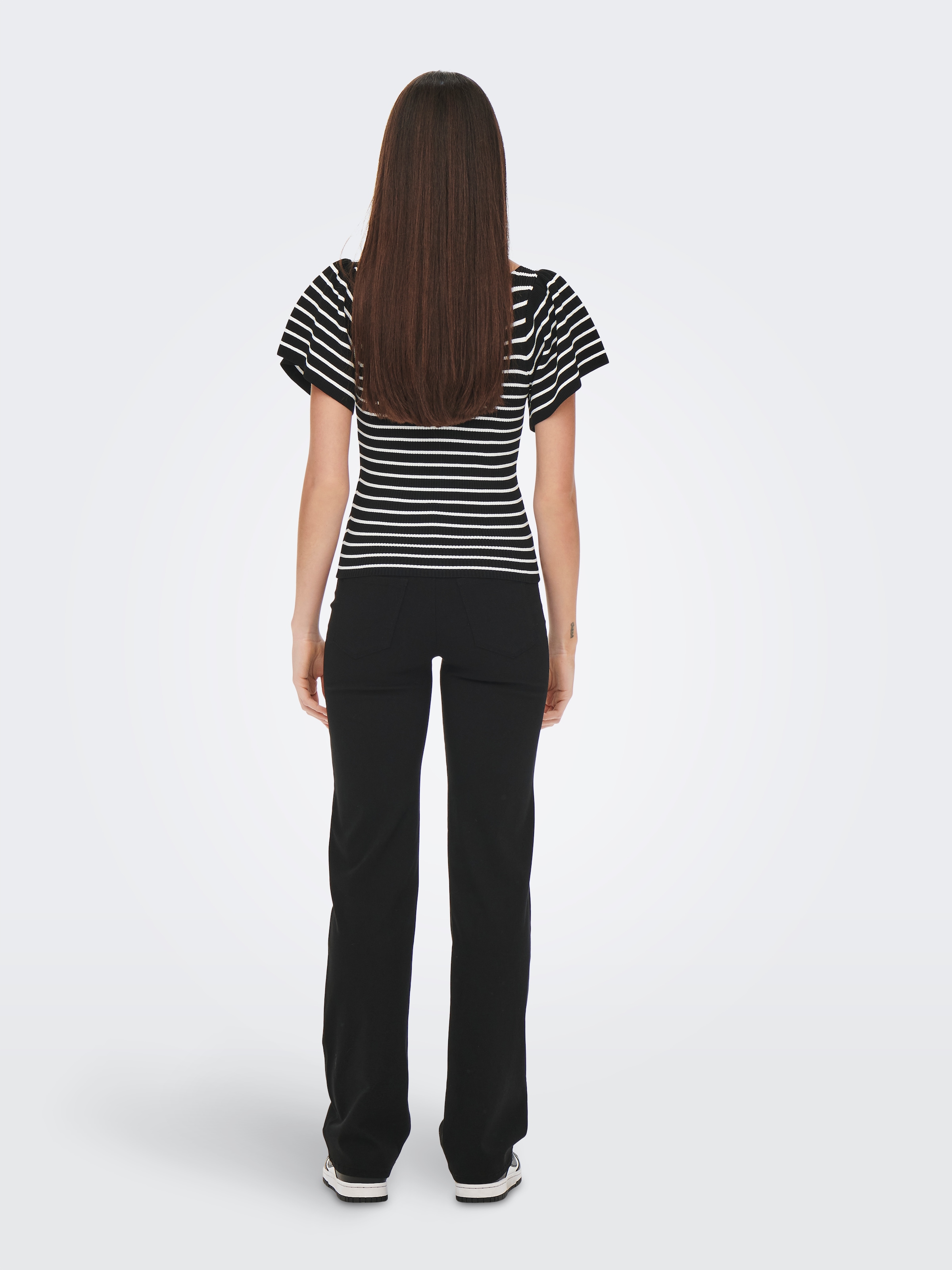 ONLY Pull à manches courtes »ONLLEELO STRIPE SS BACK V-NECK KNT NOOS«