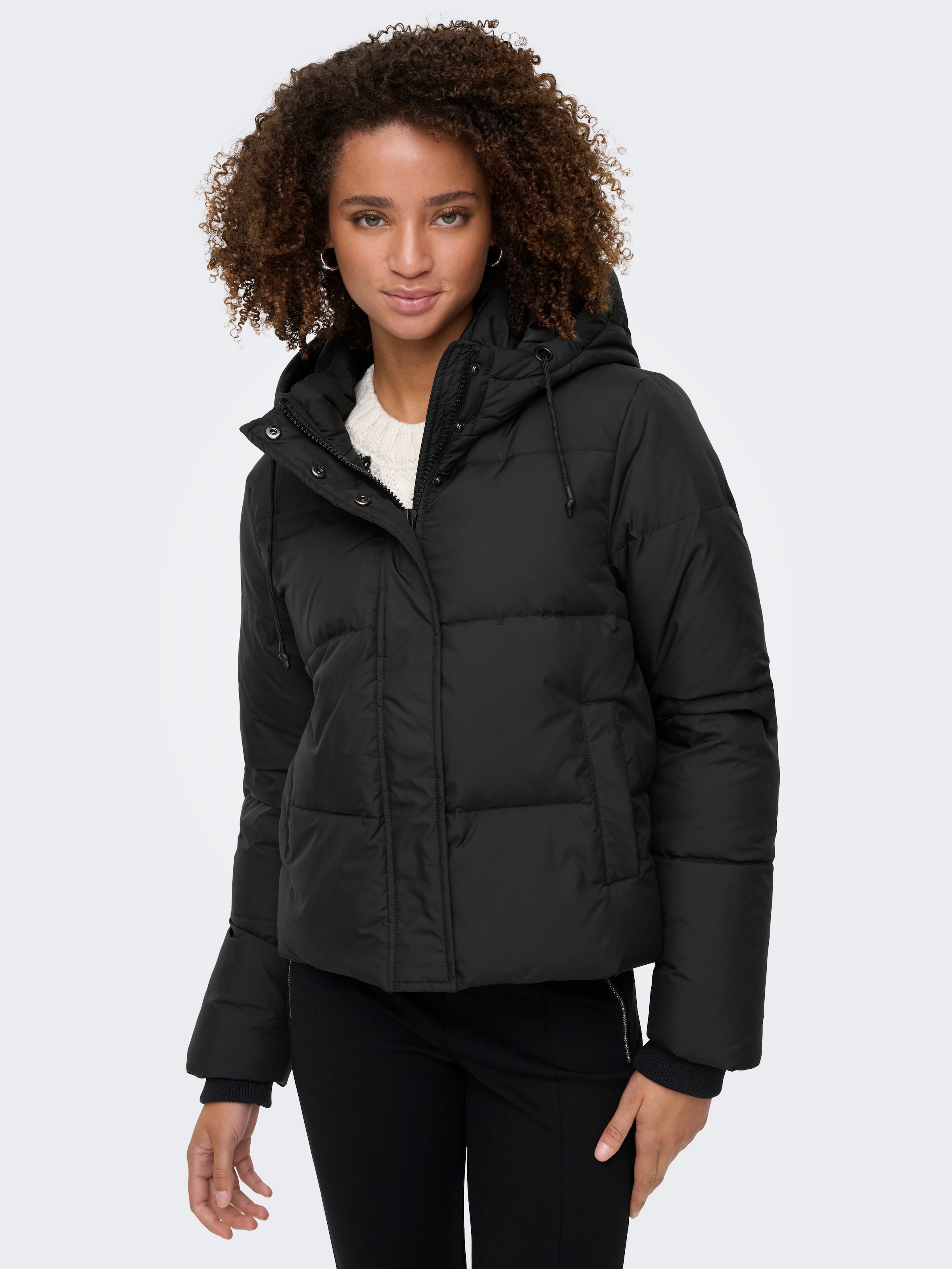 ONLY Veste matelassée »ONLALICE SHORT DOWN JACKET NOOS OTW« mit Kapuze