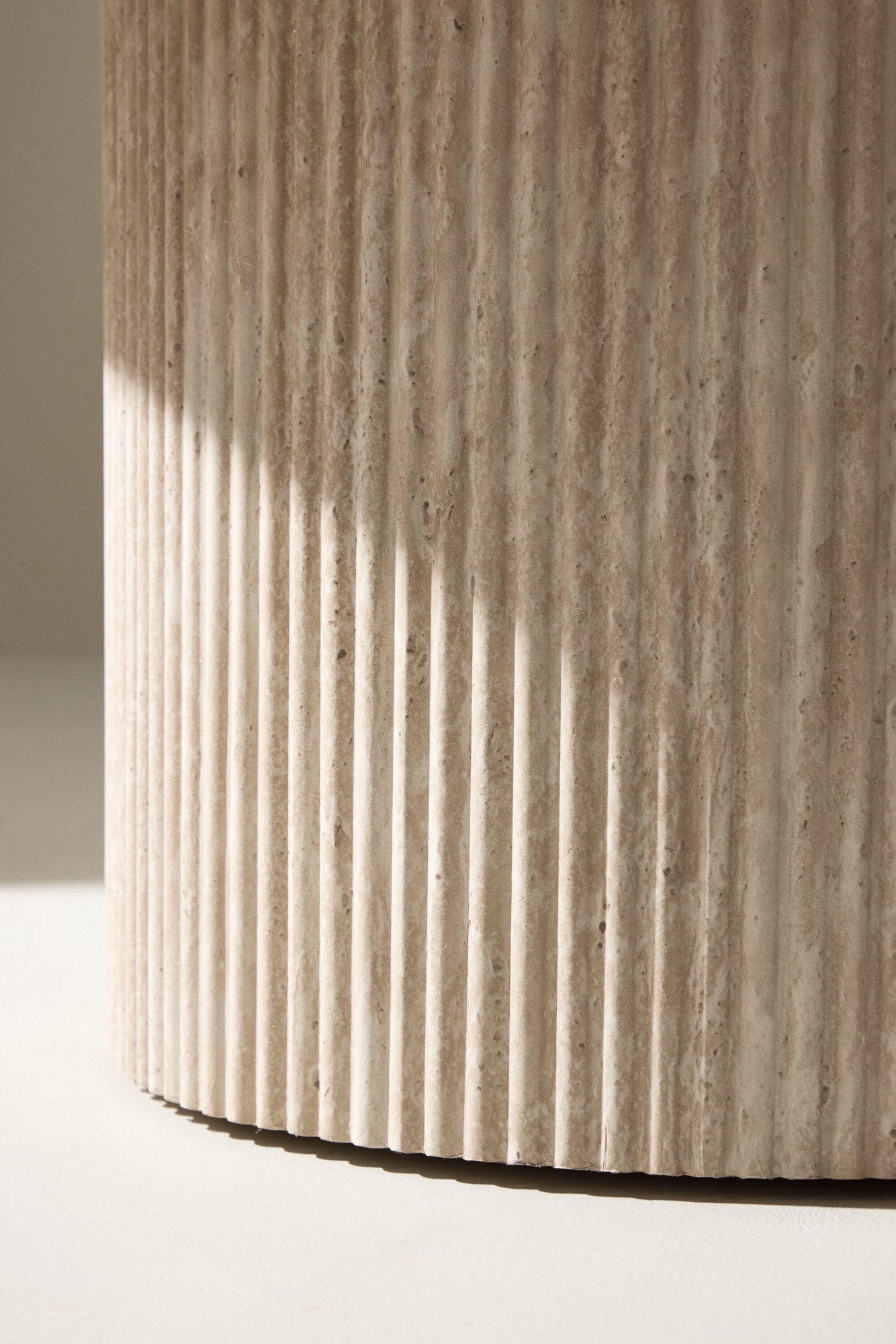 Venture Home Table basse »Härön, runder Couchtisch in Travertinoptik, Ø 80 cm« table basse, MDF, papier 3D, ronde, basse, élégante