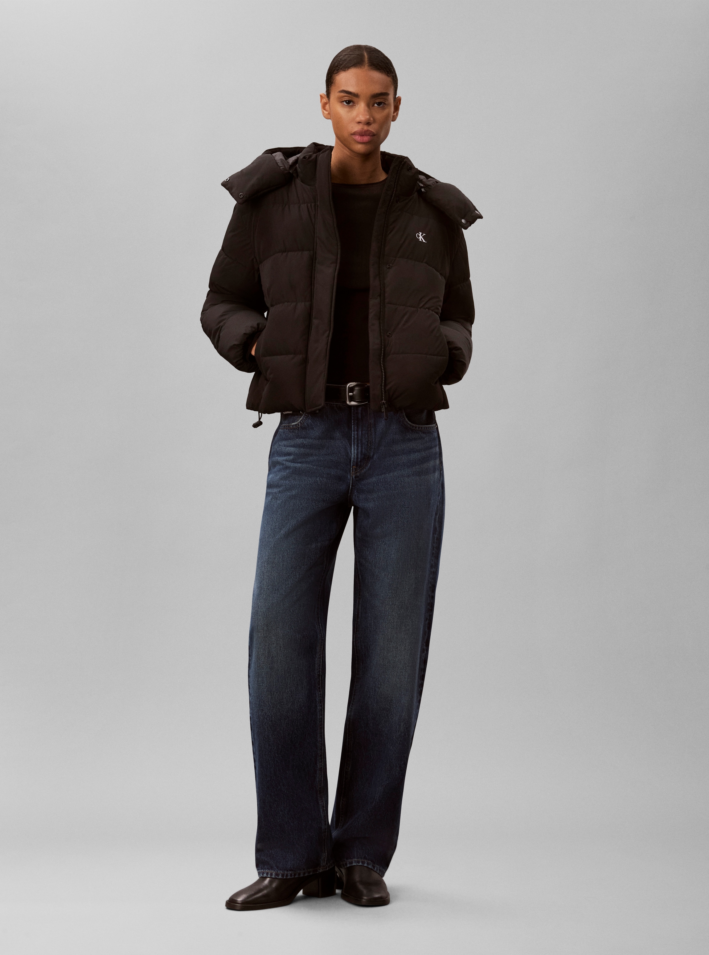 Calvin Klein Jeans Veste matelassée avec capuche capuche amovible, forme courte, fermeture éclair cachée