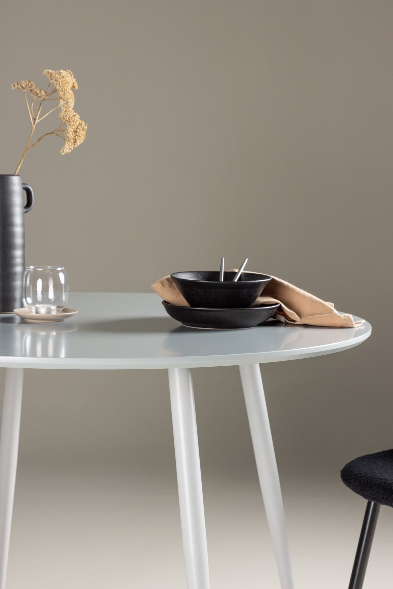 Venture Home Table de salle à manger Table à manger, MDF, pieds en acier, ronde, compacte, urbaine