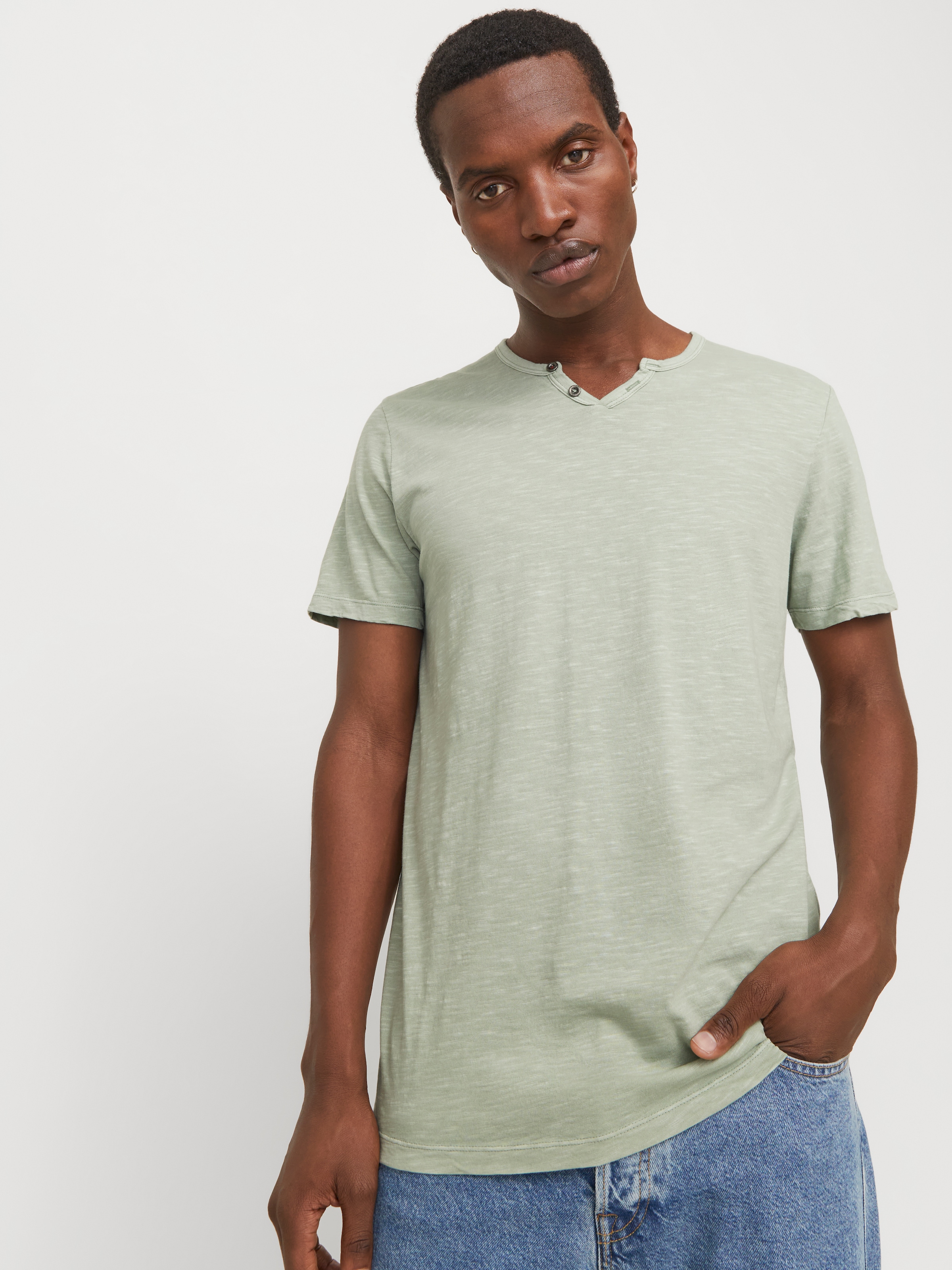 Jack & Jones T-Shirt »JJESPLIT NECK TEE SS NOOS« mit V-Ausschnitt
