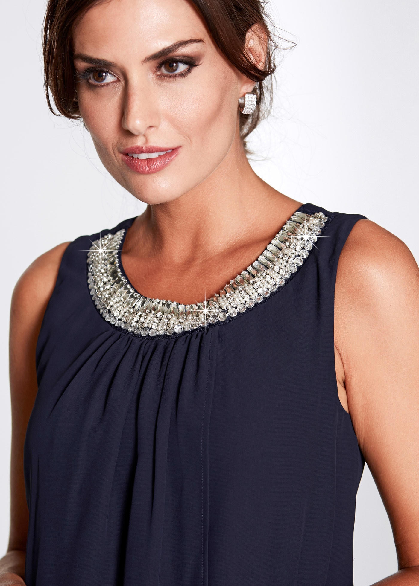 bonprix Robe en mousseline de soie festliches Kleid, mit Strassstein-Applikation, aus Chiffon