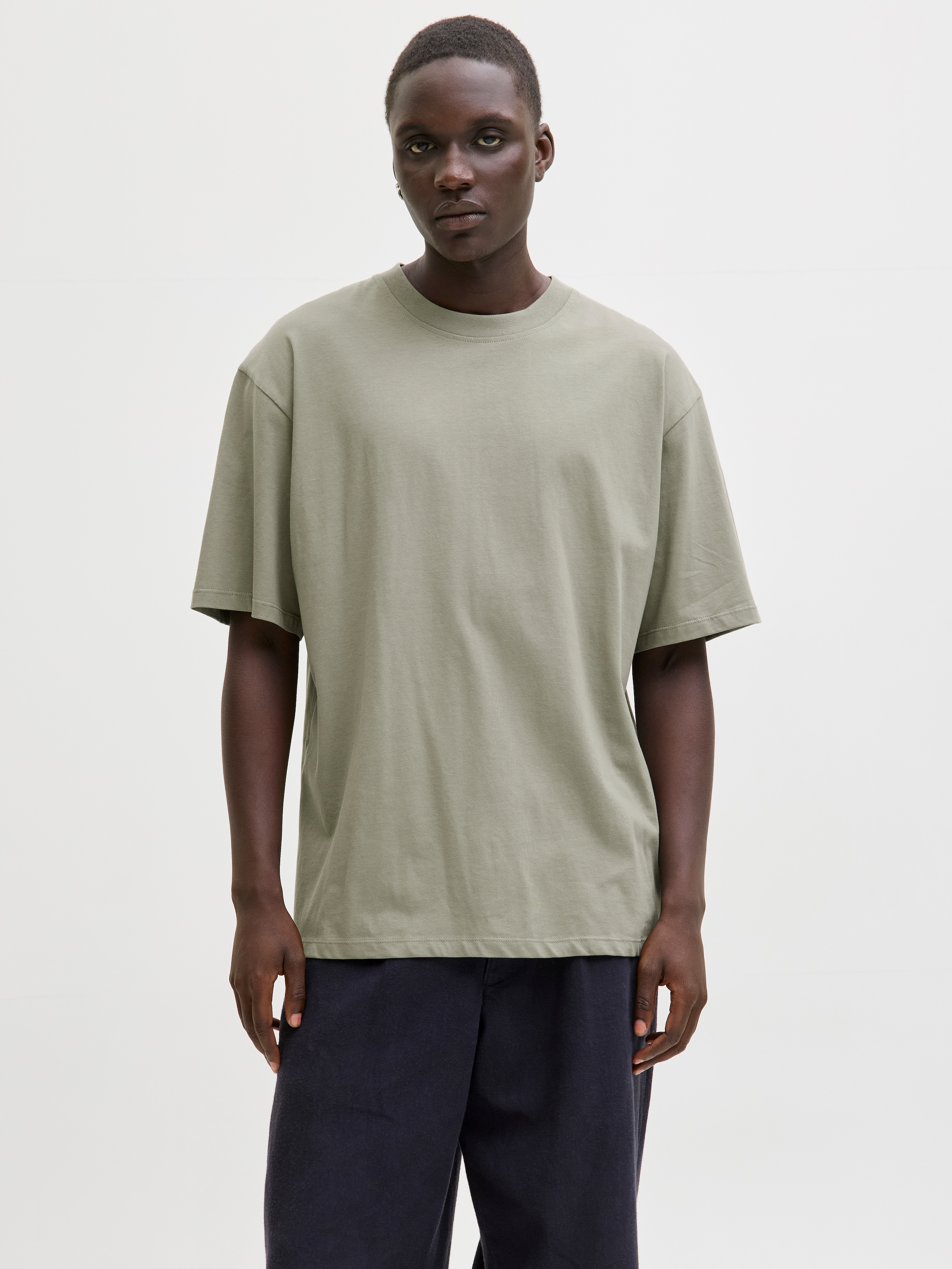 Jack & Jones T-shirt oversize »JJEBRADLEY Oversize T-Shirt mit klassischem Rundhalsausschnitt« mit gekämmten Jersey