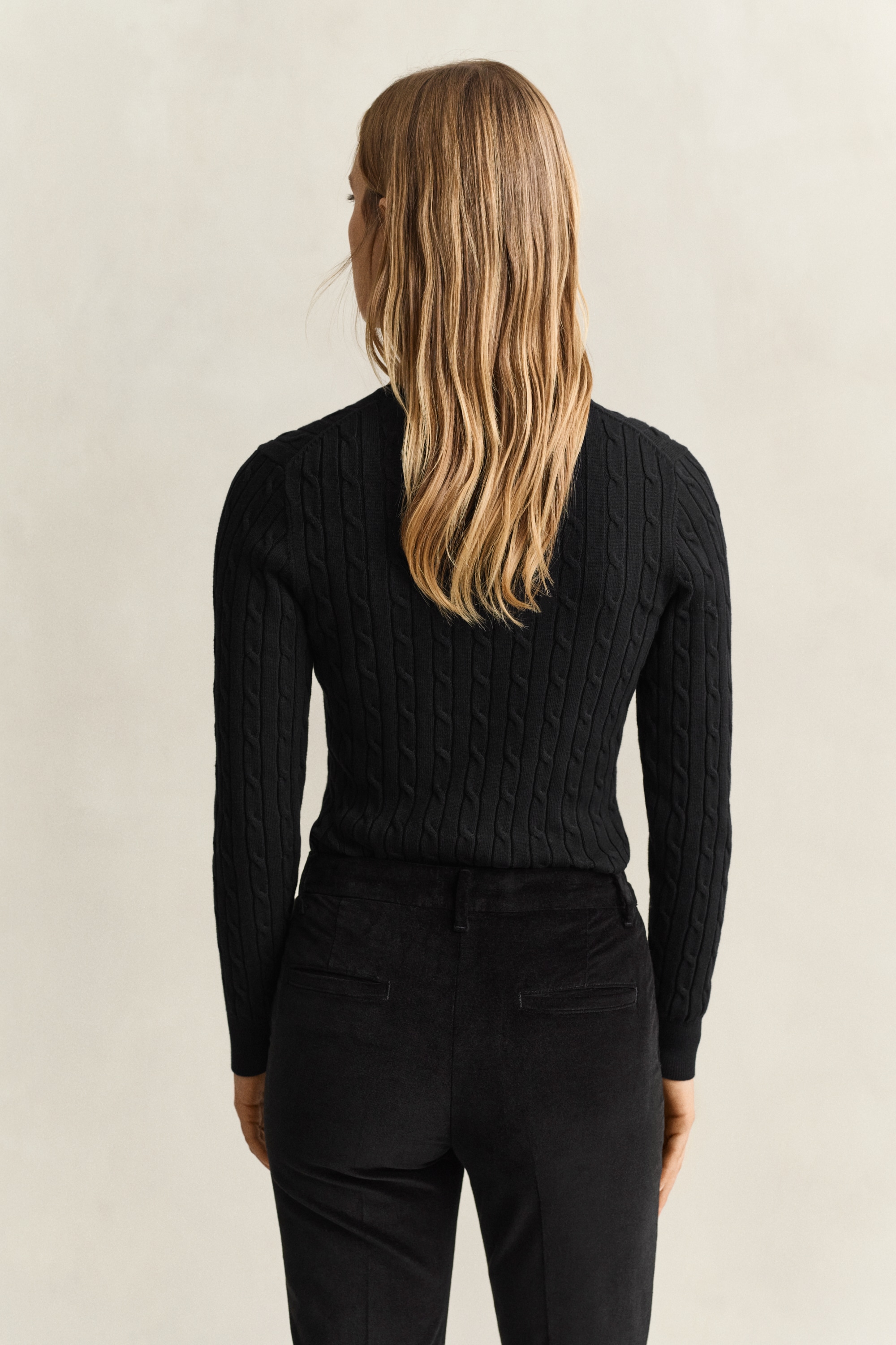 Gant Pull en tricot »STRETCH COTTON CABLE V-NECK« avec broderie du logo sur la poitrine