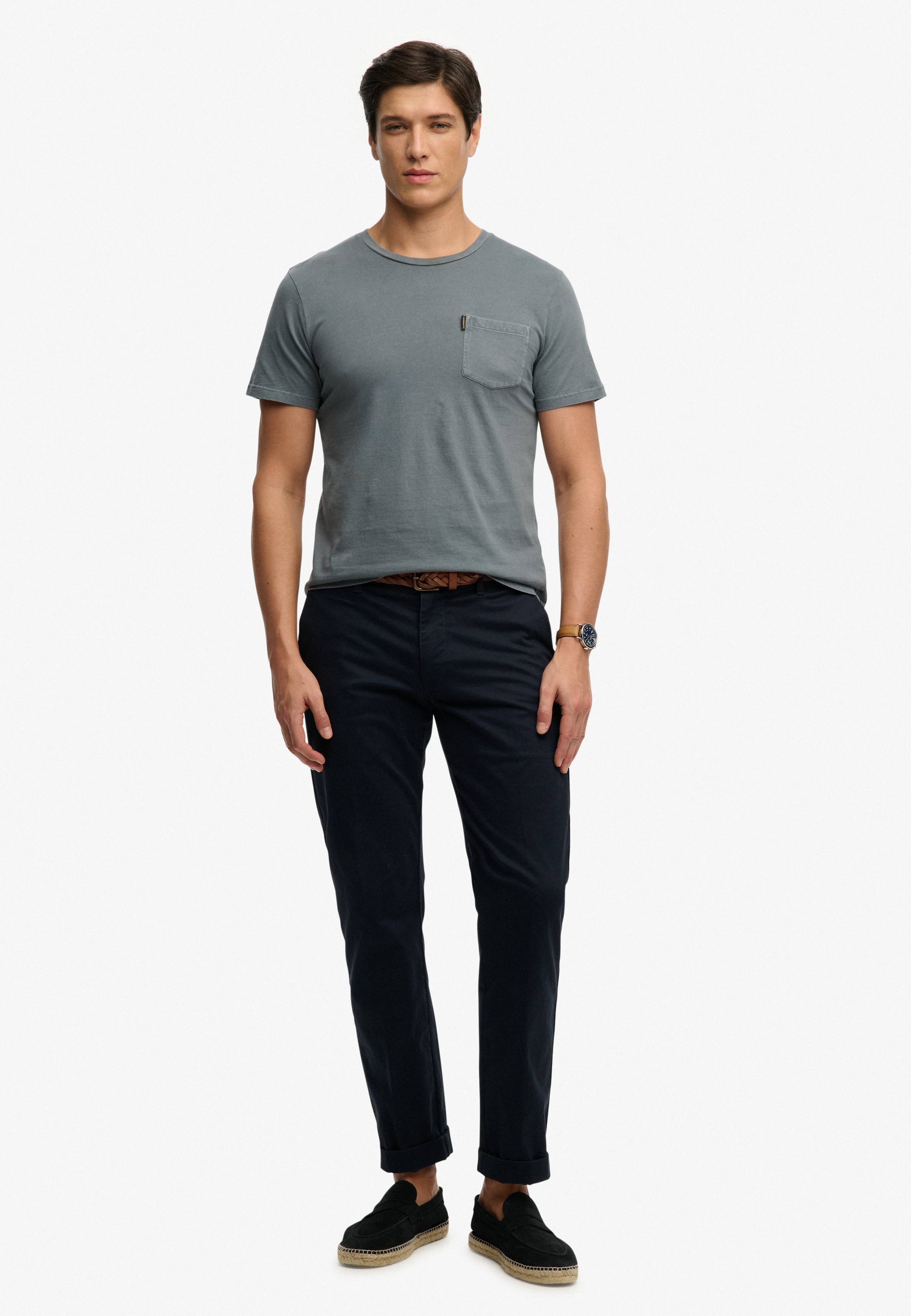 Superdry Shirt à col rond »CLASSIC ESSENTIAL POCKET TEE« mit stylischer, aufgesetzter Brusttasche