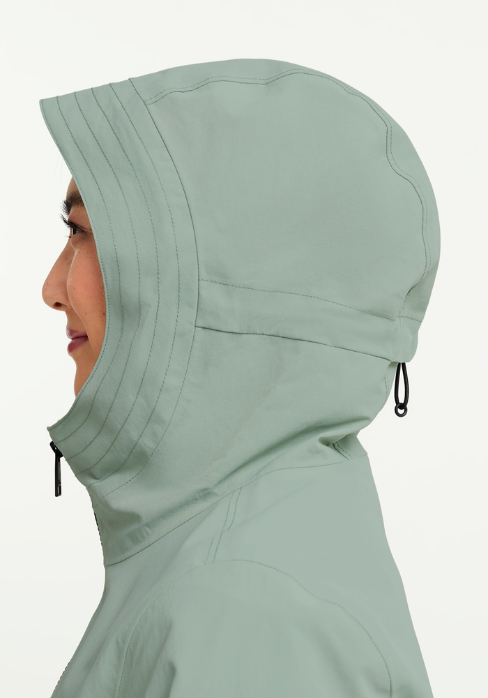 Jack Wolfskin Funktionsjacke »NABUR 2L JKT W« mit Kapuze wasserdicht, atmungsaktiv, Übergangsjacke, aufgesetzte Cargotaschen