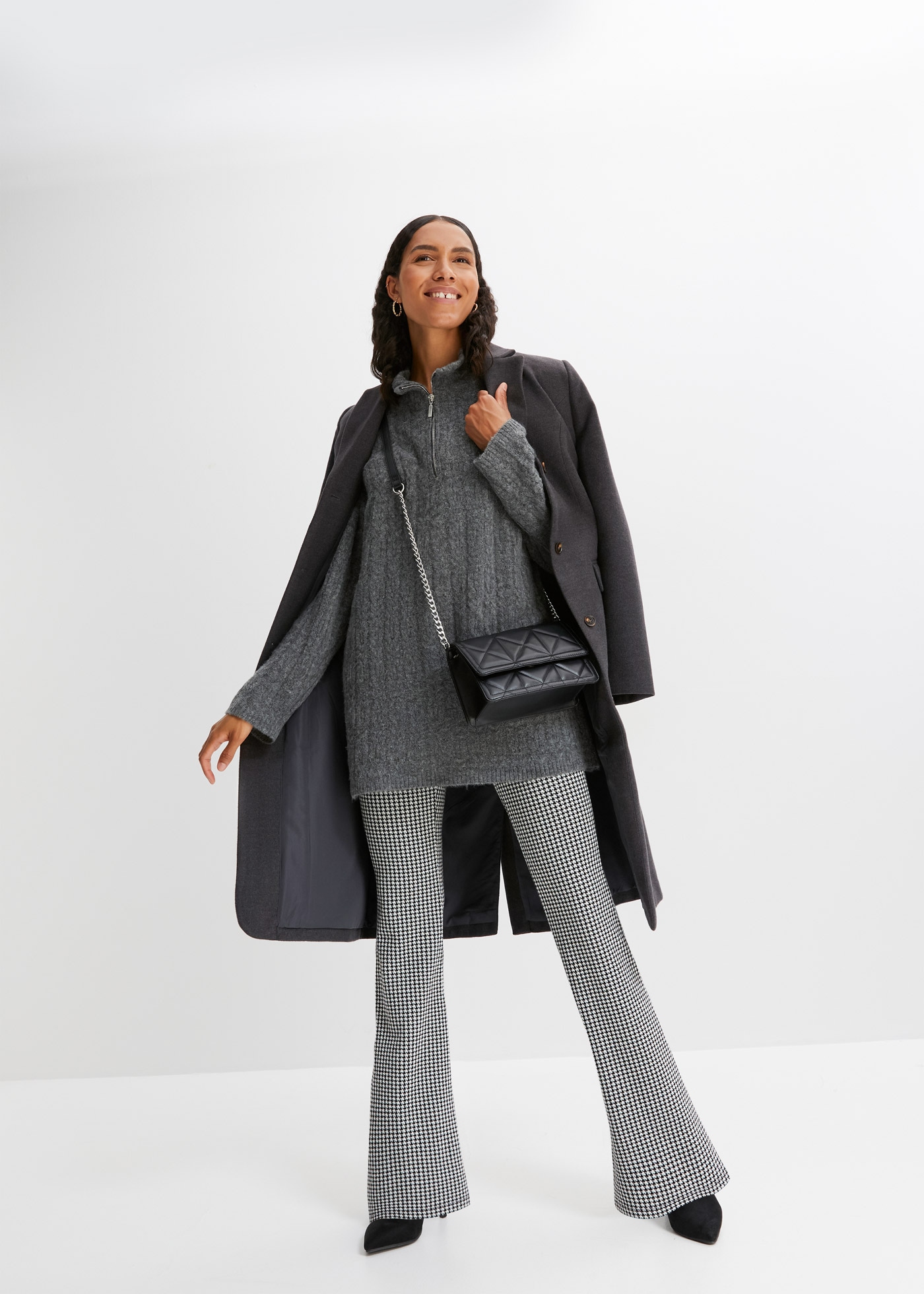 bonprix Longpullover aus Polyacryl, Polyester und Elasthan, mit Stehkragen