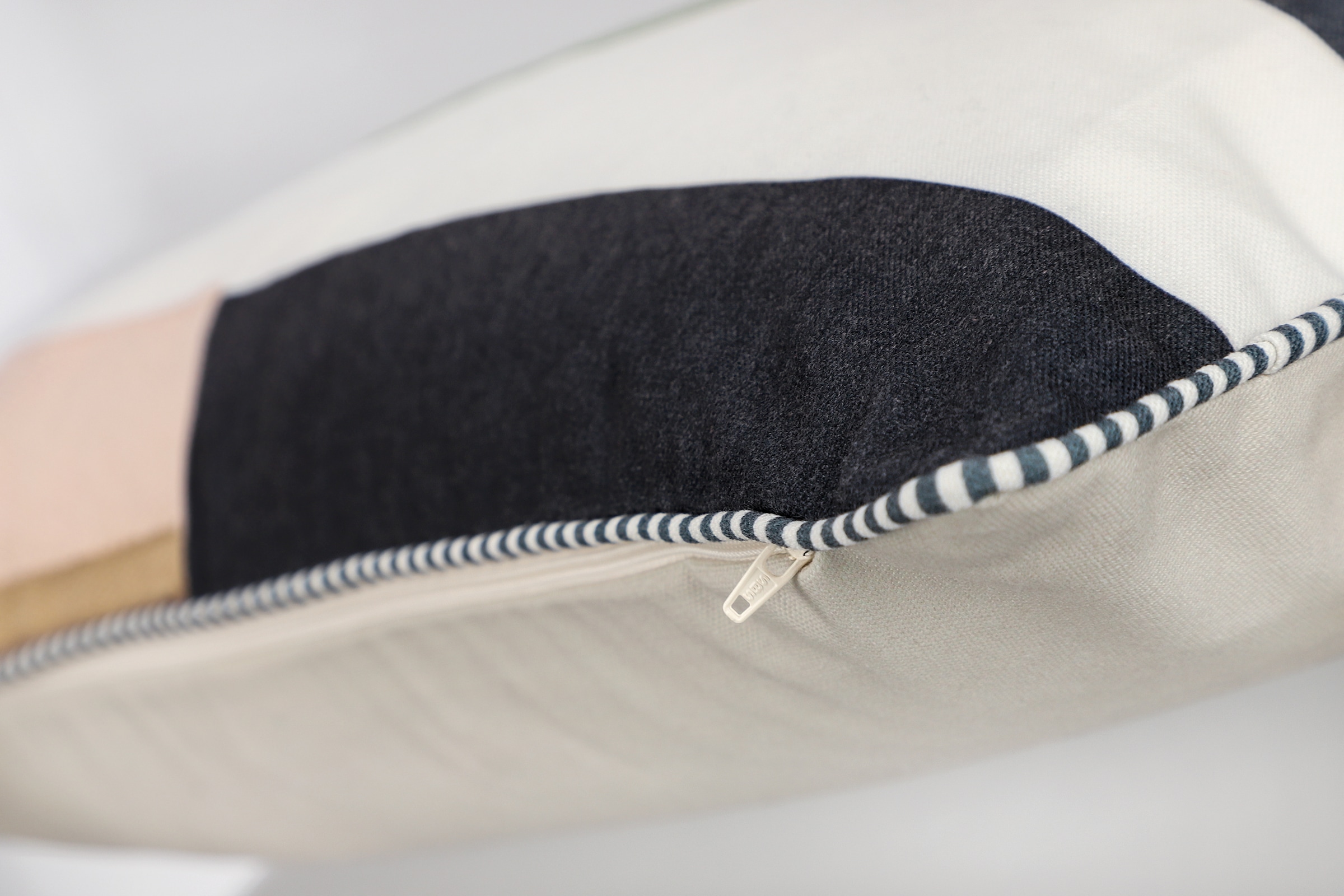 SCHÖNER WOHNEN-Kollektion Coussin décoratif »Vibes« mit grossflächiger Stickerei