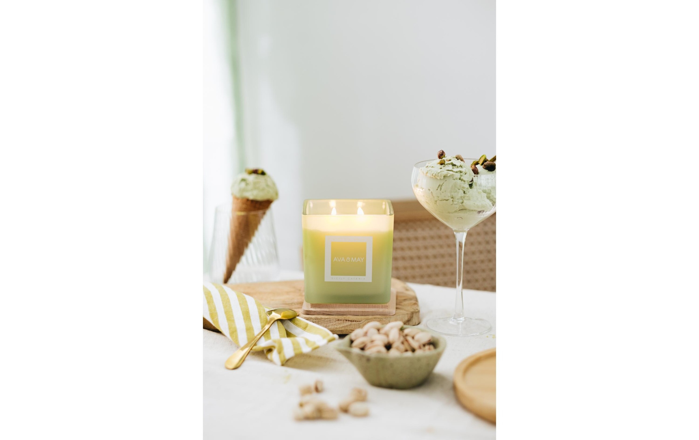 AVA & MAY Bougie parfumée »Pistachio Gelato 450 g«