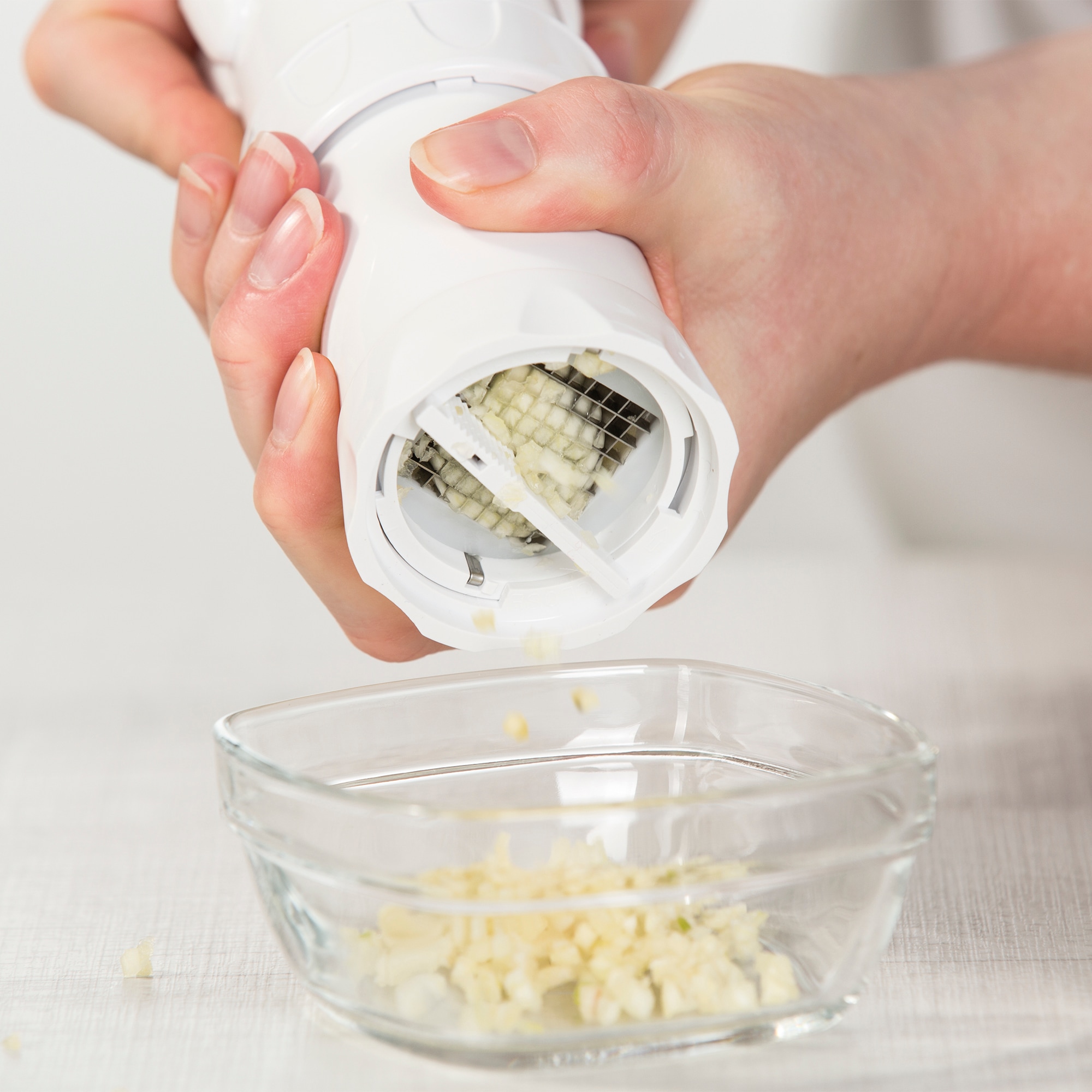 Genius Zerkleinerer »Nicer Dicer Chef inkl. Knoblauch-Schneider G5, Set 10-tlg.« ermöglichen eine Arbeitserleichterung durch kinderleichte Anwendung