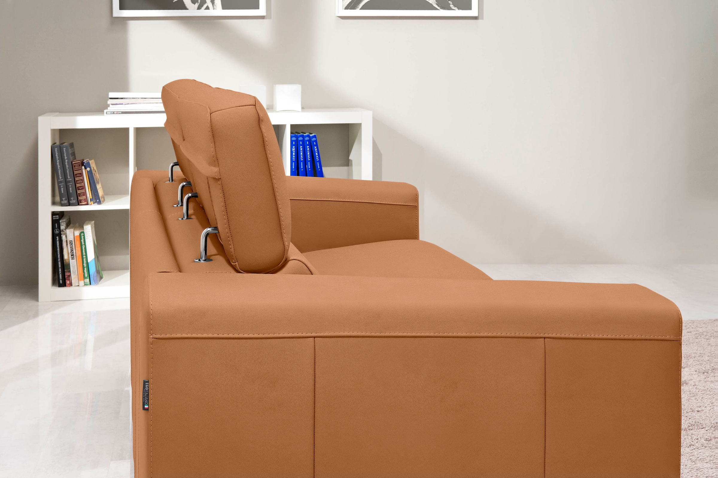 Egoitaliano Schlafsofa »Cabiria, Design und super Sitz- und Liegekomfort« Sofa inkl. Schlaffunktion, Kopfteile verstellbar, mit Metallfüssen