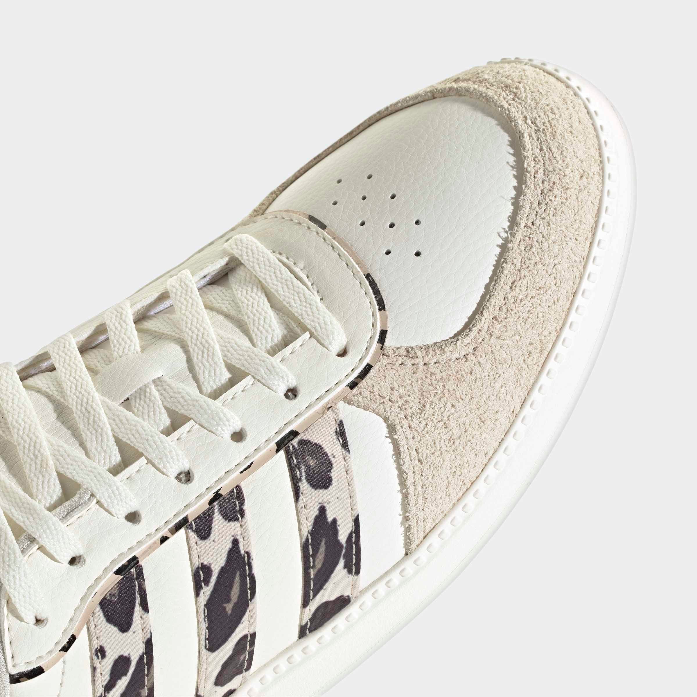 adidas Sportswear Sneaker »BREAKNET SLEEK«  inspiriert vom Design des adidas handball spezial
