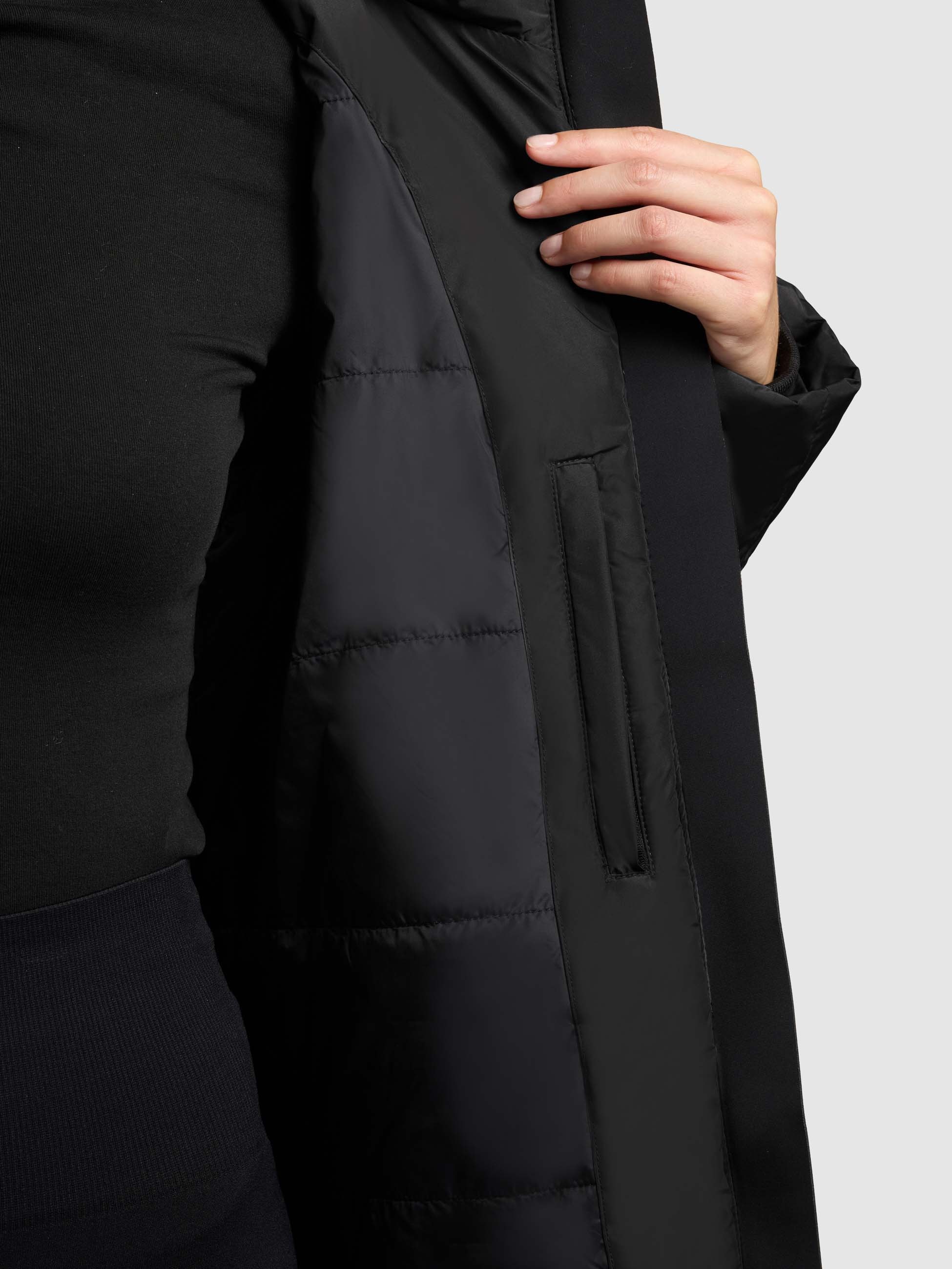 khujo Steppmantel »ENEF« aus Kunstfaser mit Polyester-Obermaterial, po-bedeckende Länge