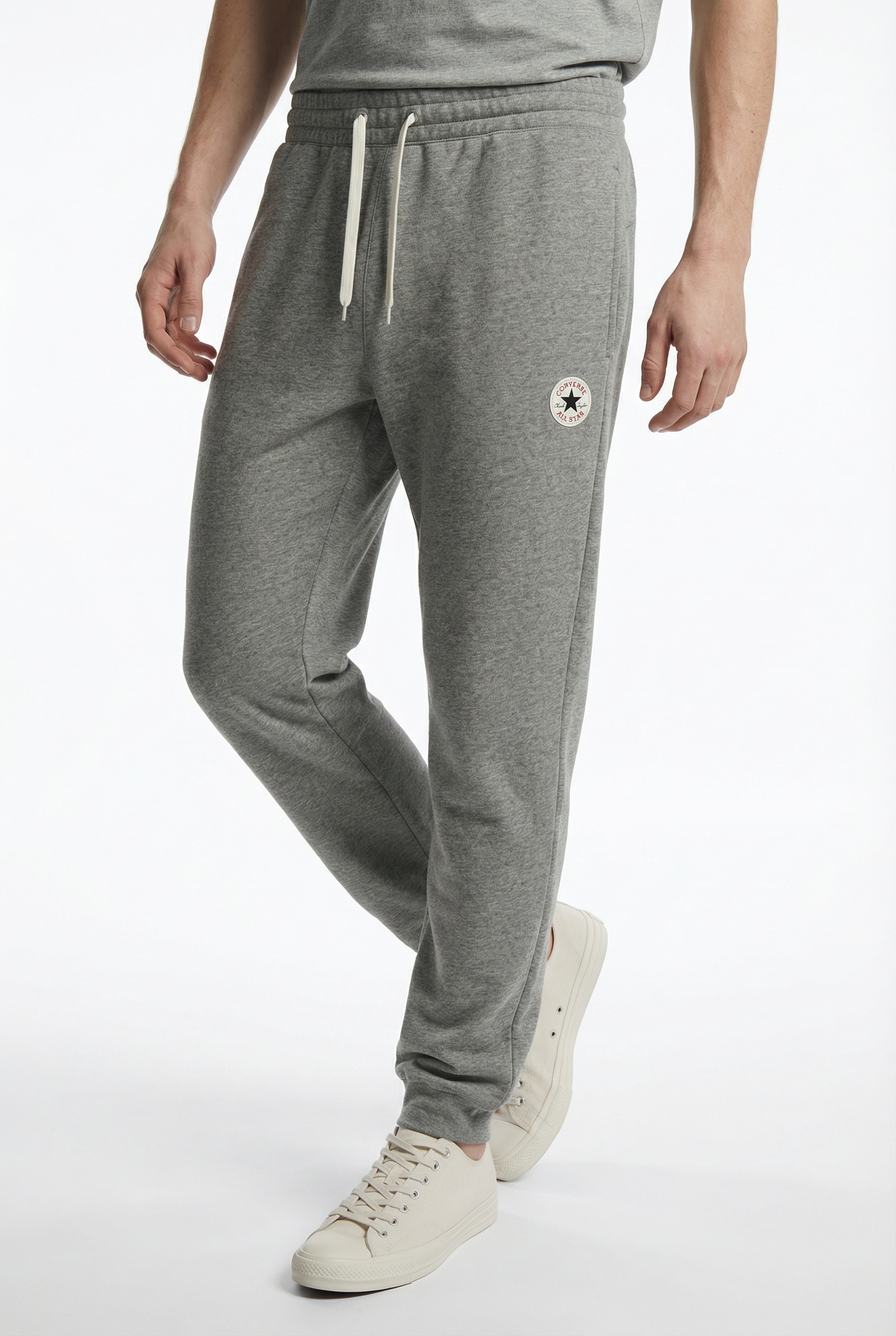 Converse Jogginghose »CHUCK PATCH JOGGER«  bequeme Passform, aus Baumwolle und Polyester, pflegeleicht