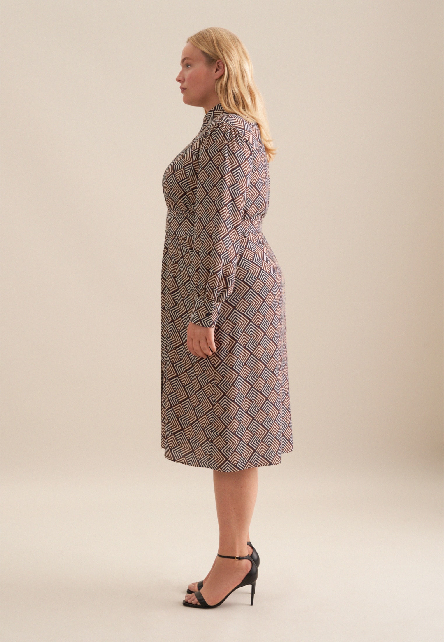 seidensticker Sommerkleid »Schwarze Rose« Langarm Kragen Geometrische Muster