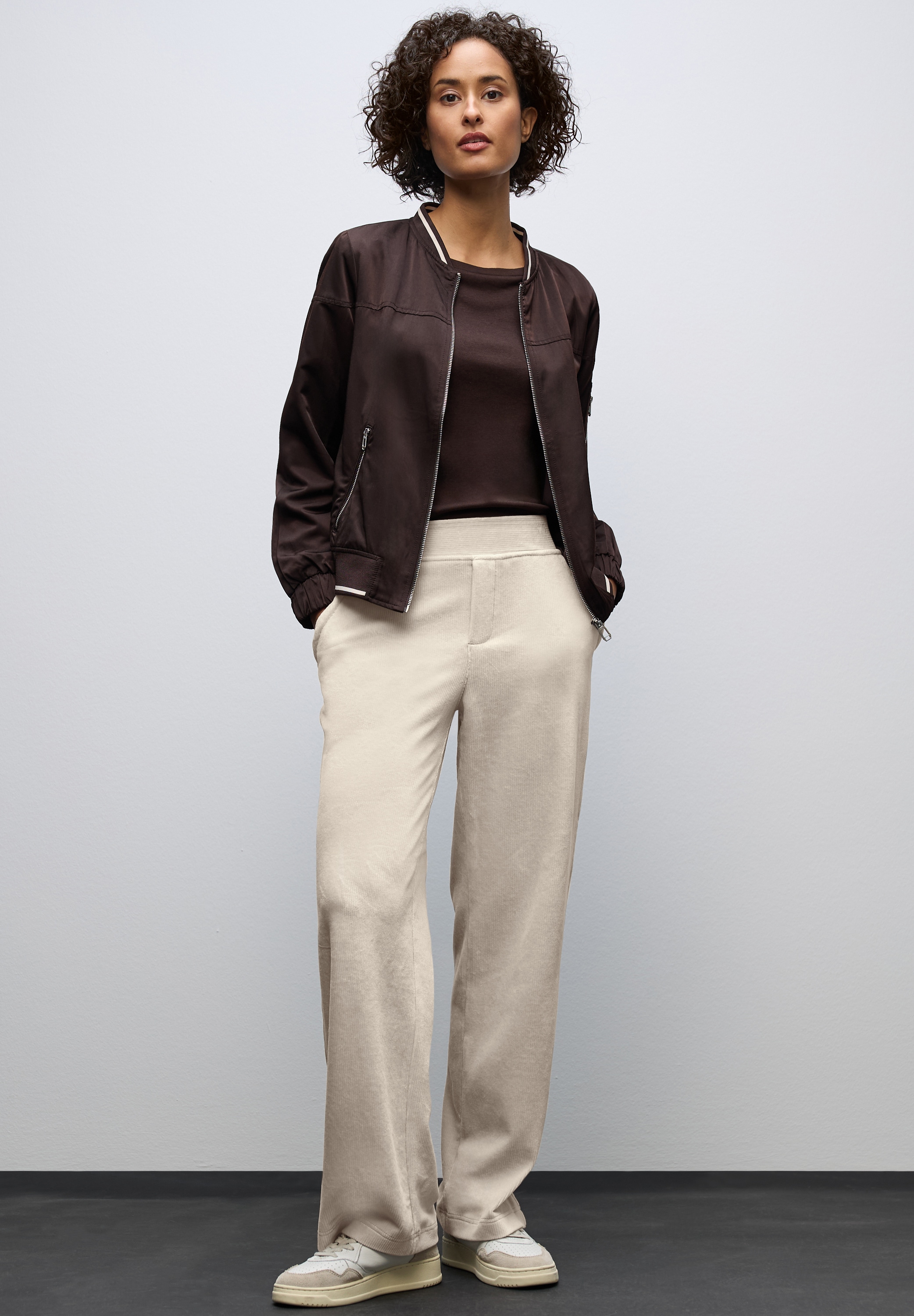 STREET ONE Cordhose  mit Stretch und seitliche Taschen