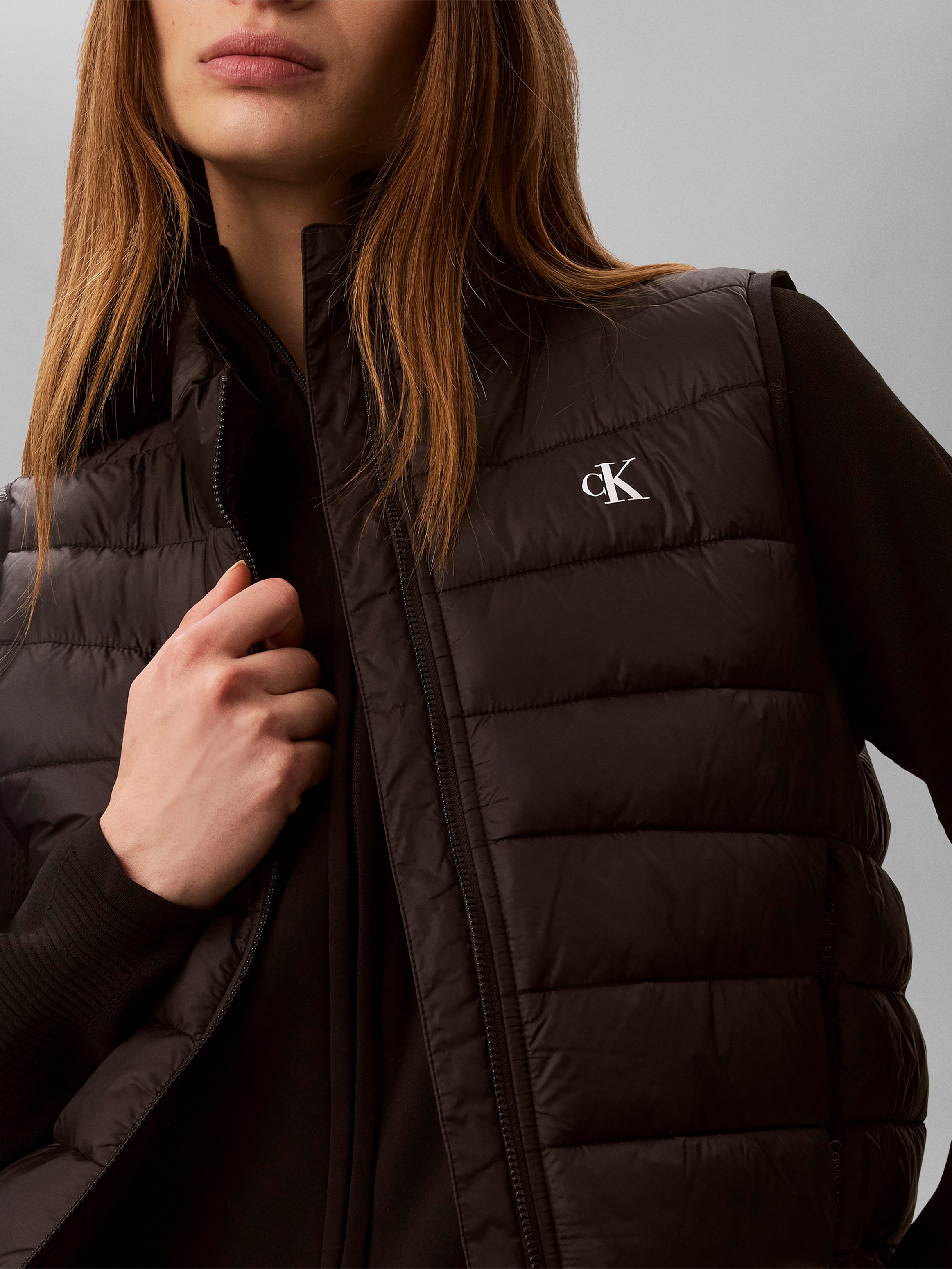 Calvin Klein Jeans Gilet matelassé Stehkragen, kurze Form, wattiert