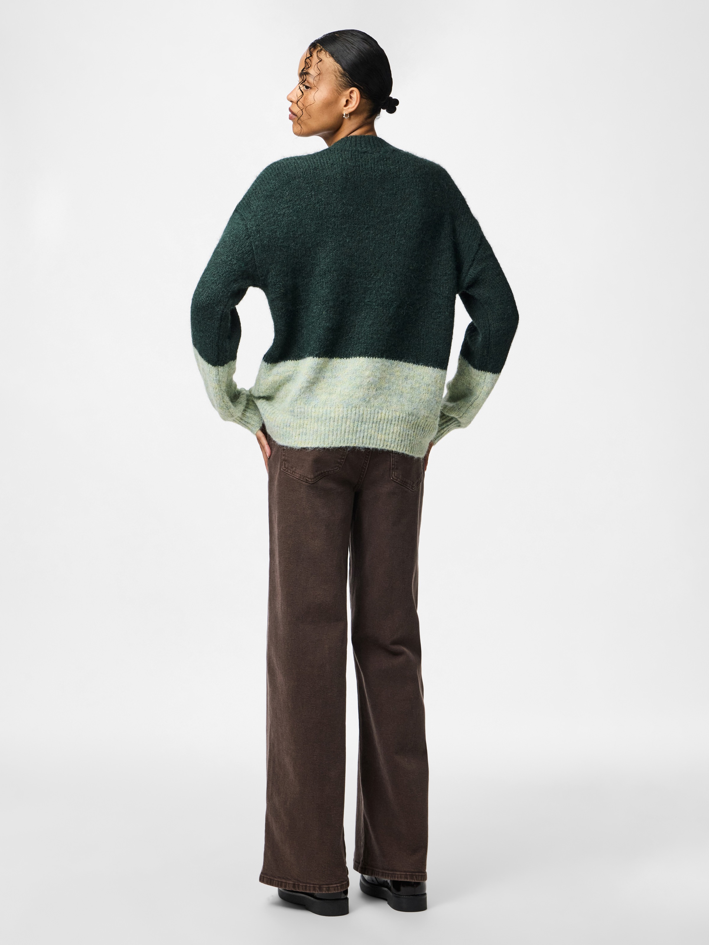 pieces Pull à col rond »PCIVY LS O-NECK COLOR BLOCK KNIT PWP BC«, Colorblock Design
