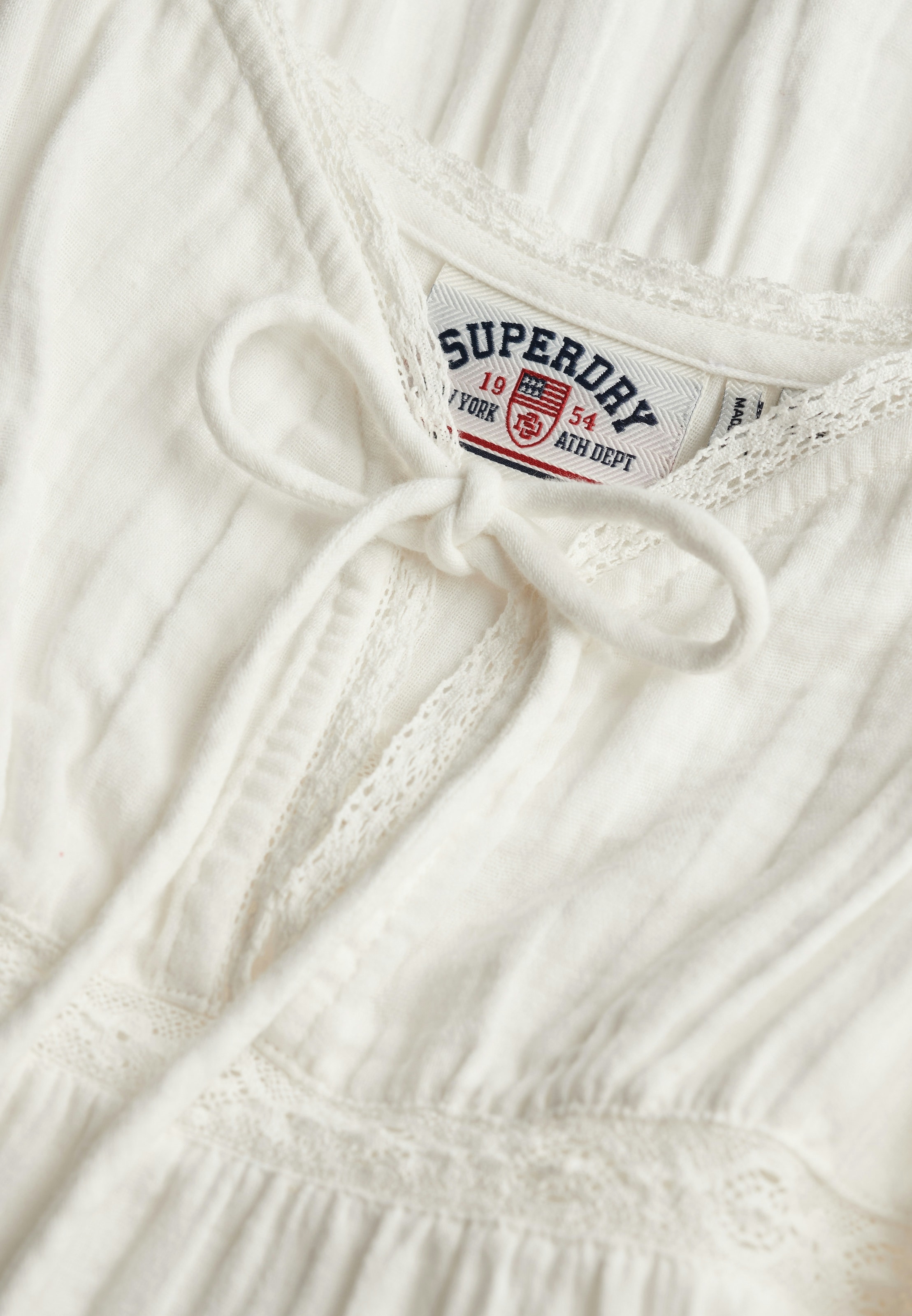 Superdry Robe d'été »CHEESECLOTH TIERED MINI DRESS« en coton, Relaxed Fit, sans manches, tissu tissé facile d'entretien