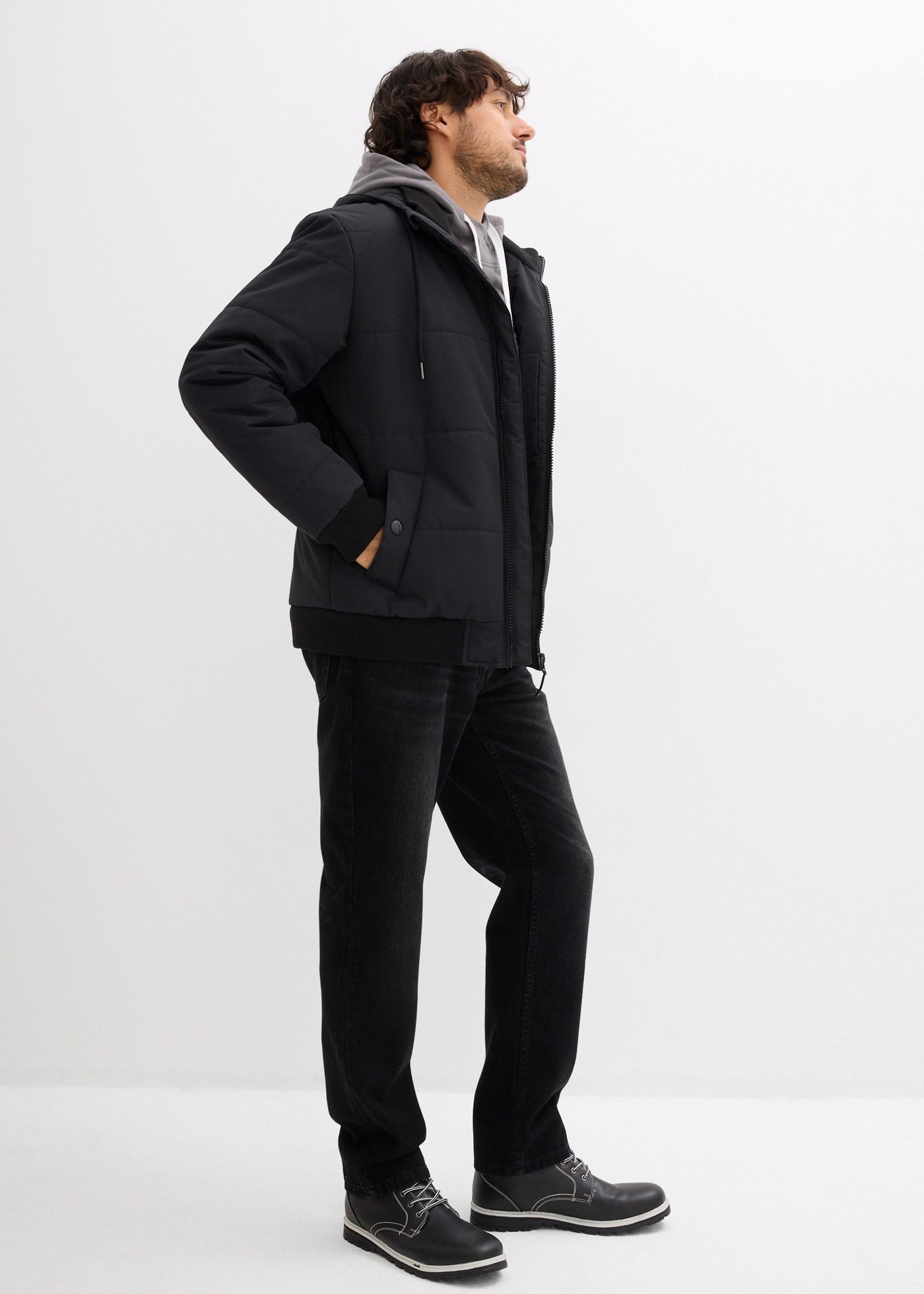 bonprix Veste matelassée »Winter-Steppjacke in Blousonform mit Kapuze« mit Kapuze Winter-Steppjacke in Blousonform mit Kapuze