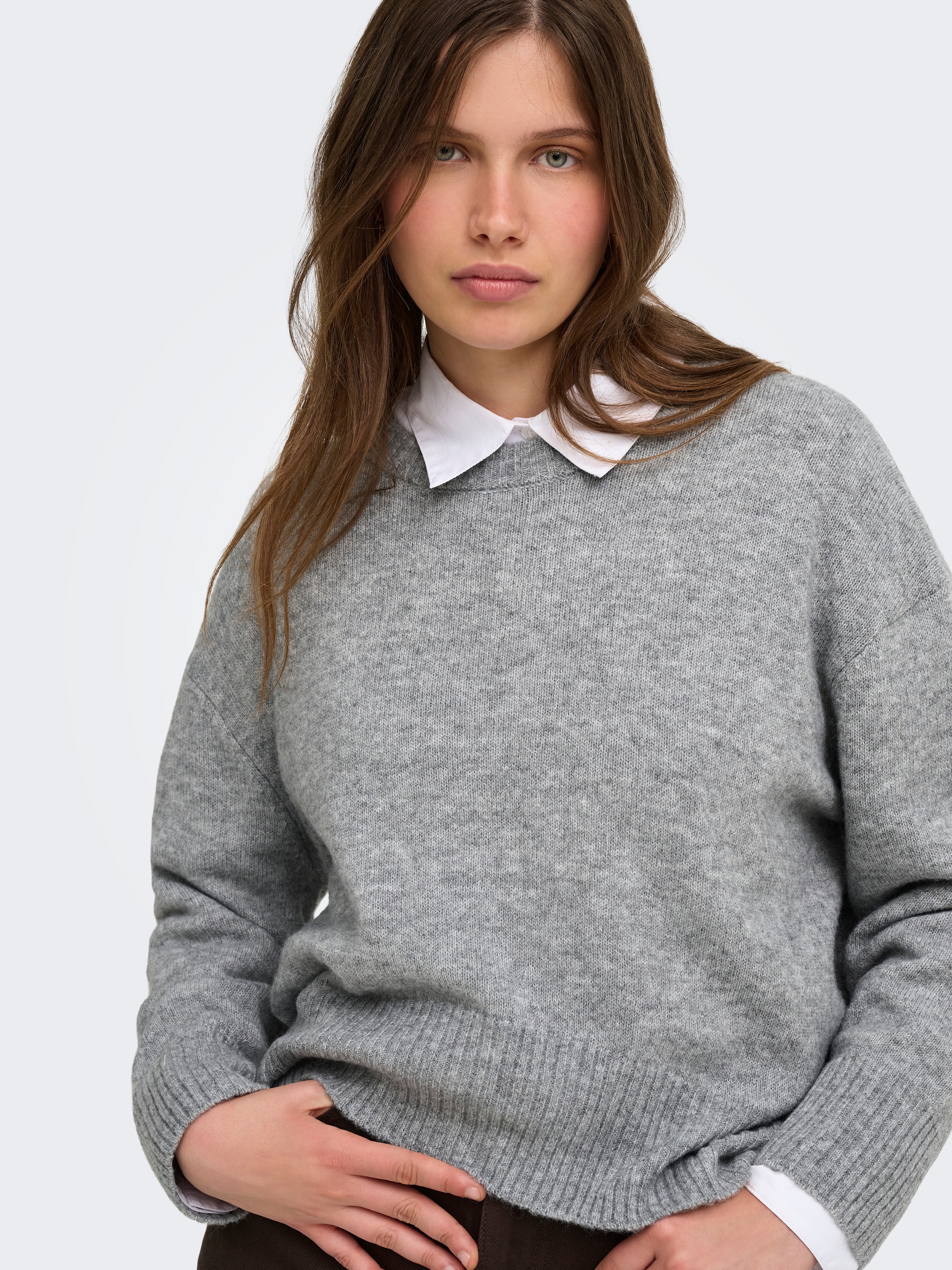 ONLY Pull à col rond »ONLALIVIA LS HIGH-LOW O-NECK NOOS KNT« mélange de matériaux, coupe régulière