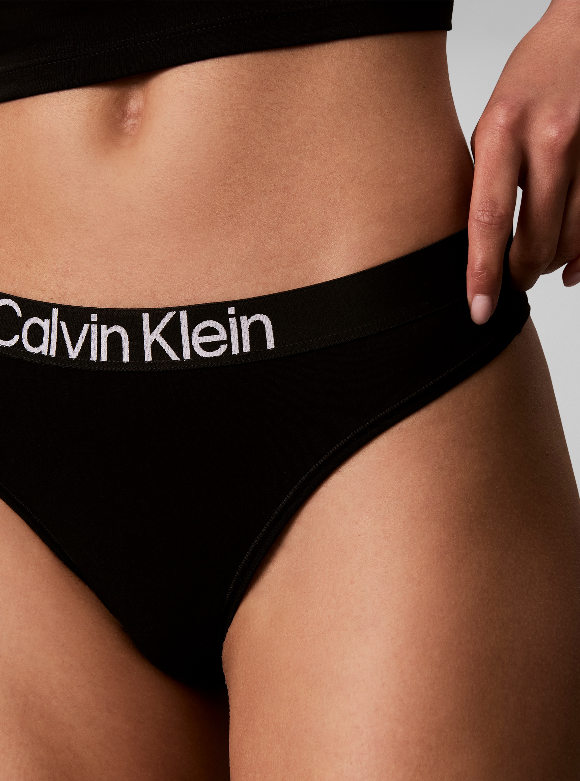 Calvin Klein Underwear Tanga »THONG 5PK« Paquet, pack de 5, 5 cuis Avec ceinture élastique