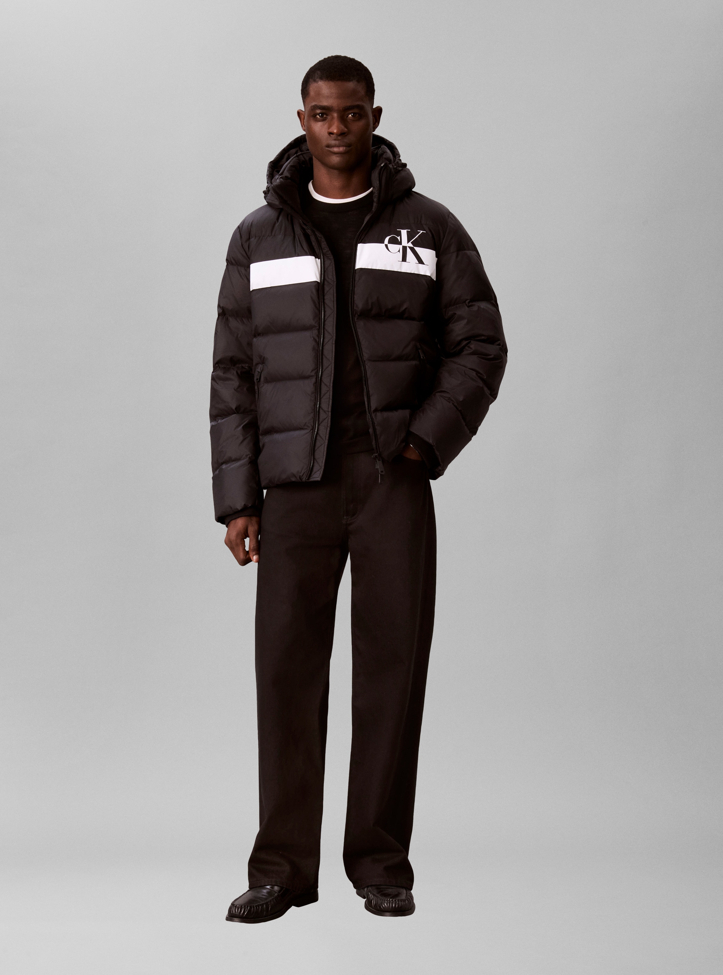 Calvin Klein Jeans Veste matelassée »NYLON COLORBLOCK PUFFER« avec capuche coupe régulière avec capuche amovible