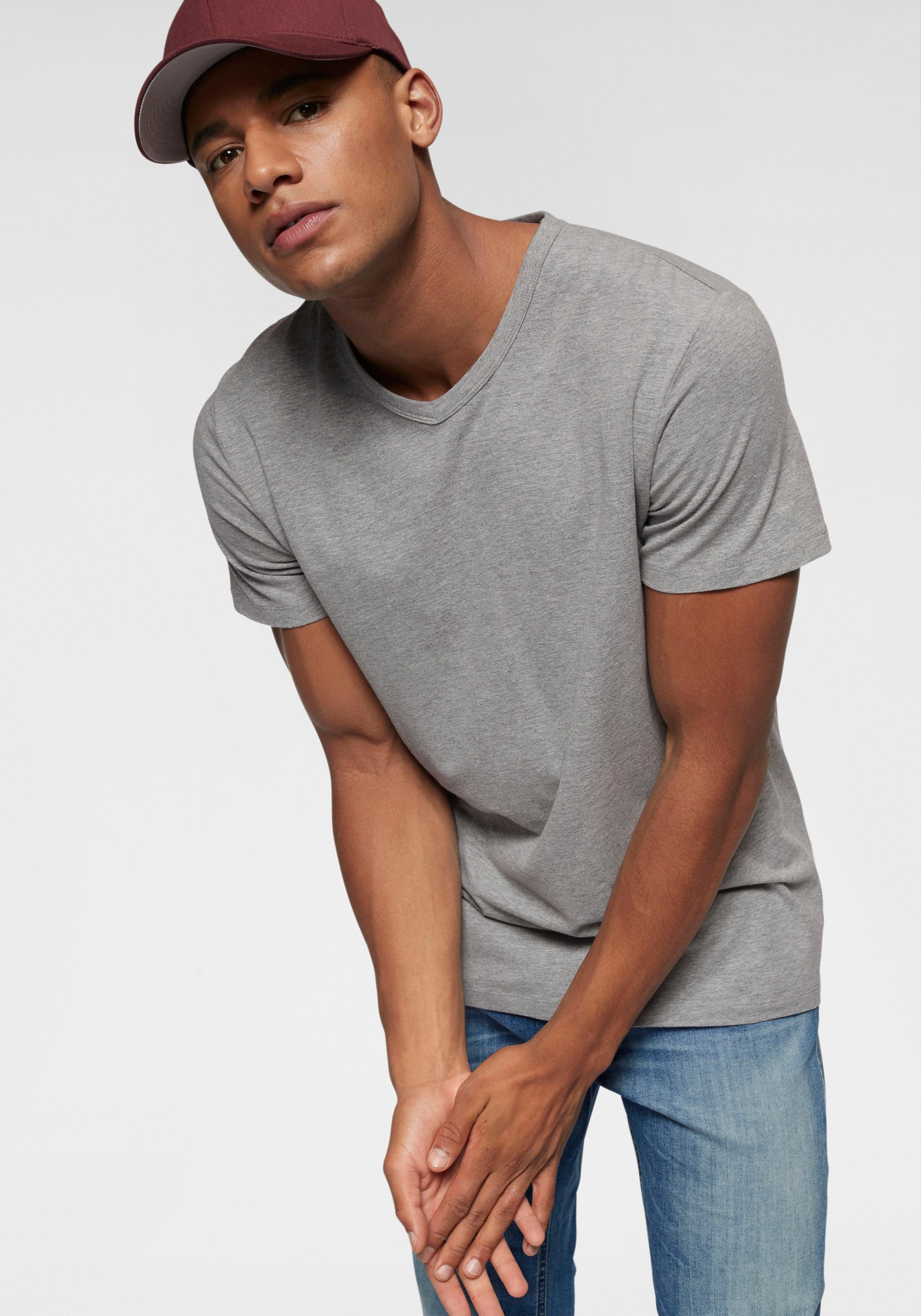 Jack & Jones T-Shirt »SLIM- FIT BASIC TEE V-NECK« mit V-Ausschnitt