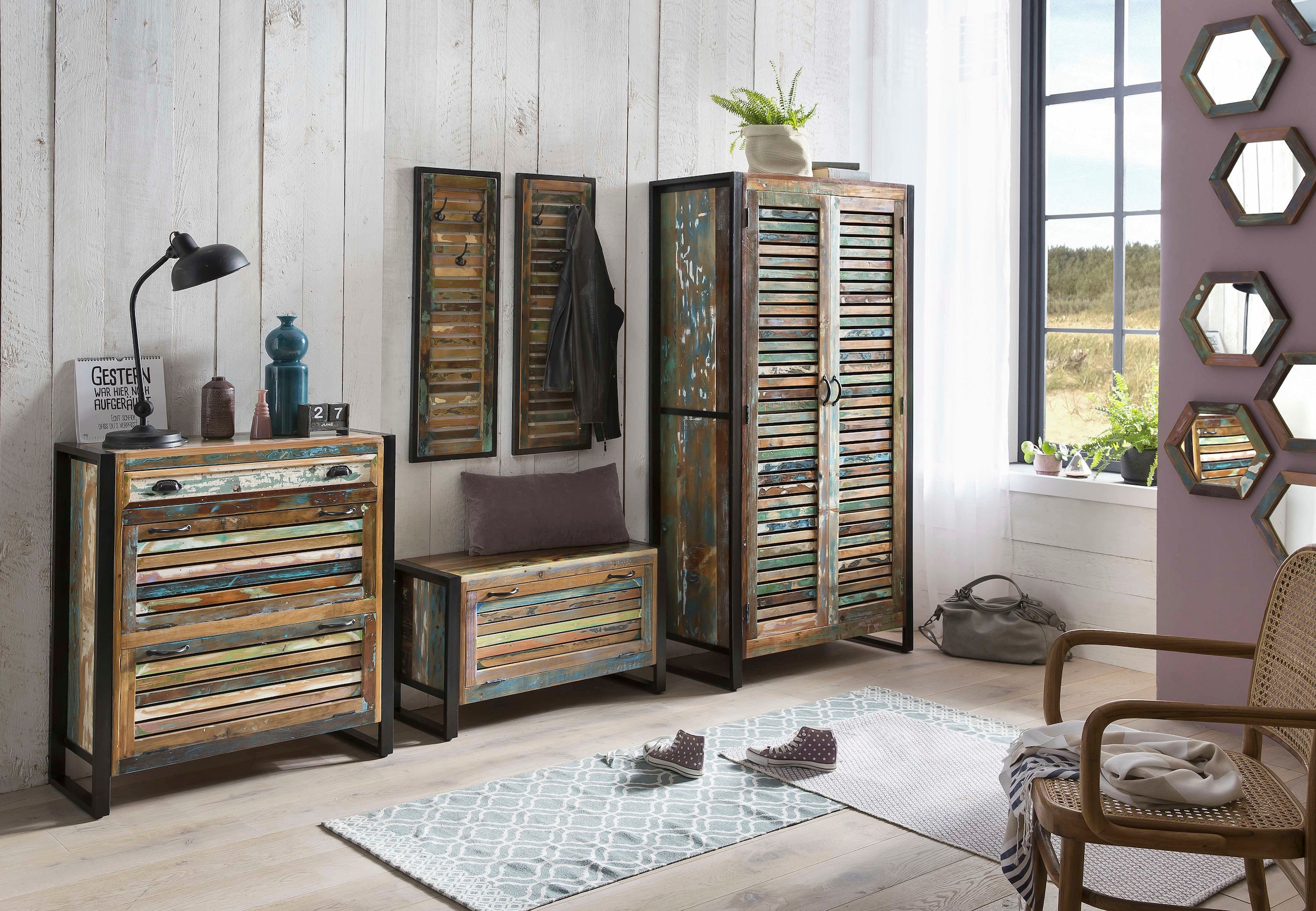 SIT Garderobenschrank »Altholz Massivholz Lamellen Industrial« Garderobenschrank aus Altholz mit Lamellen Design & Metall Details