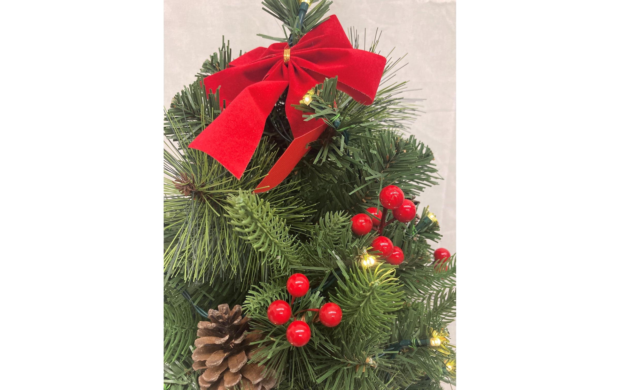   Künstlicher Weihnachtsbaum »Dameco mit Jute-Topf, 15 LEDs, 50 cm, Grün«