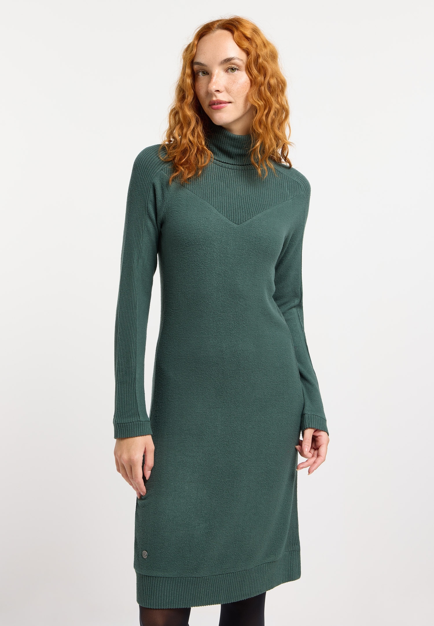 Ragwear Robe en tricot »PEONA« Label-Applikation am Saum für den unverkennbaren ragwear-Look