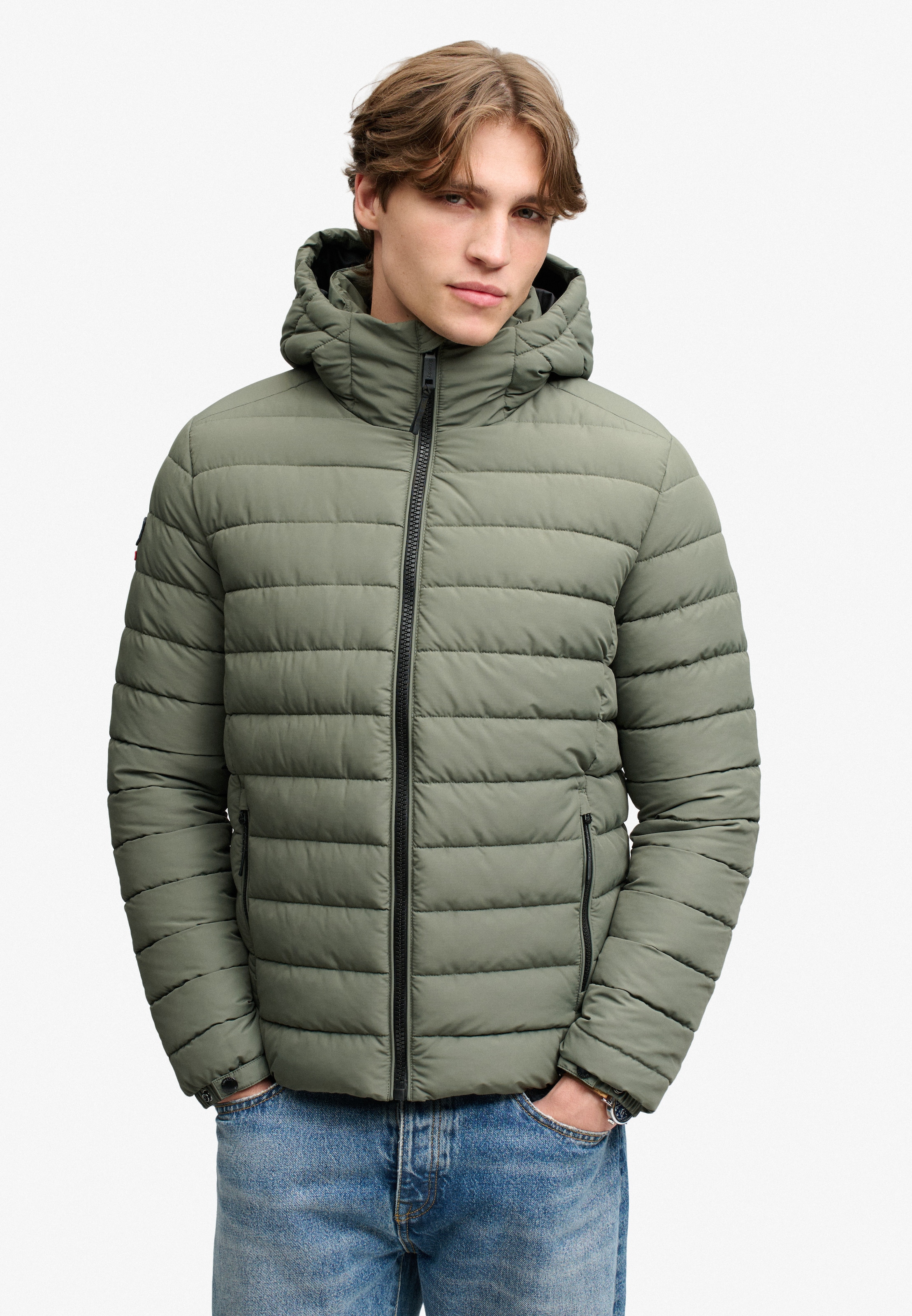 Superdry Veste matelassée »HOOD FUJI MIDWEIGHT PADDED JKT« avec capuche Kunstfaser, slim fit