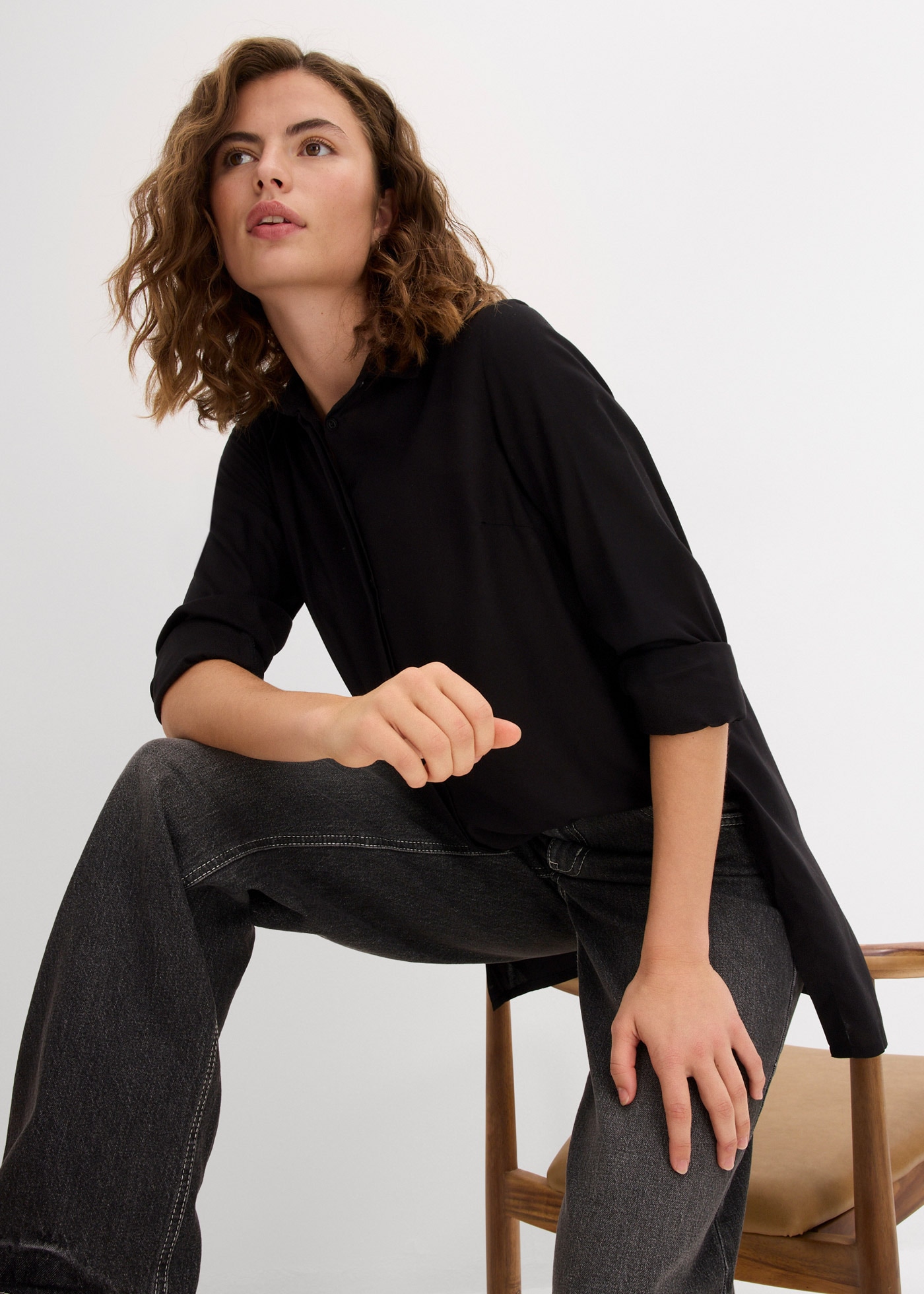 bonprix Chemisier long »Longbluse mit Schlitz aus fliessender Viskose« gerade Passform, mit Schlitz-Detail, aus fliessender Viskose