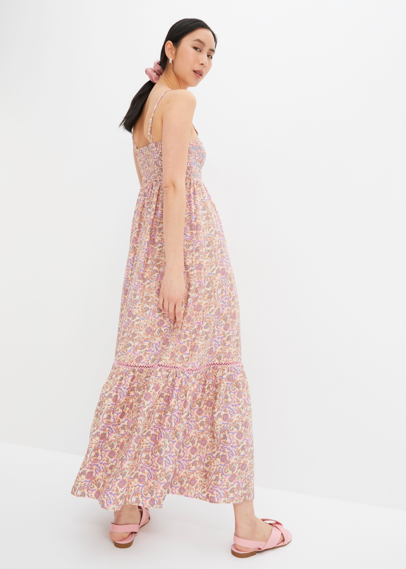 bonprix Maxi robe à motifs, en viscose, coupe régulière, sans manches