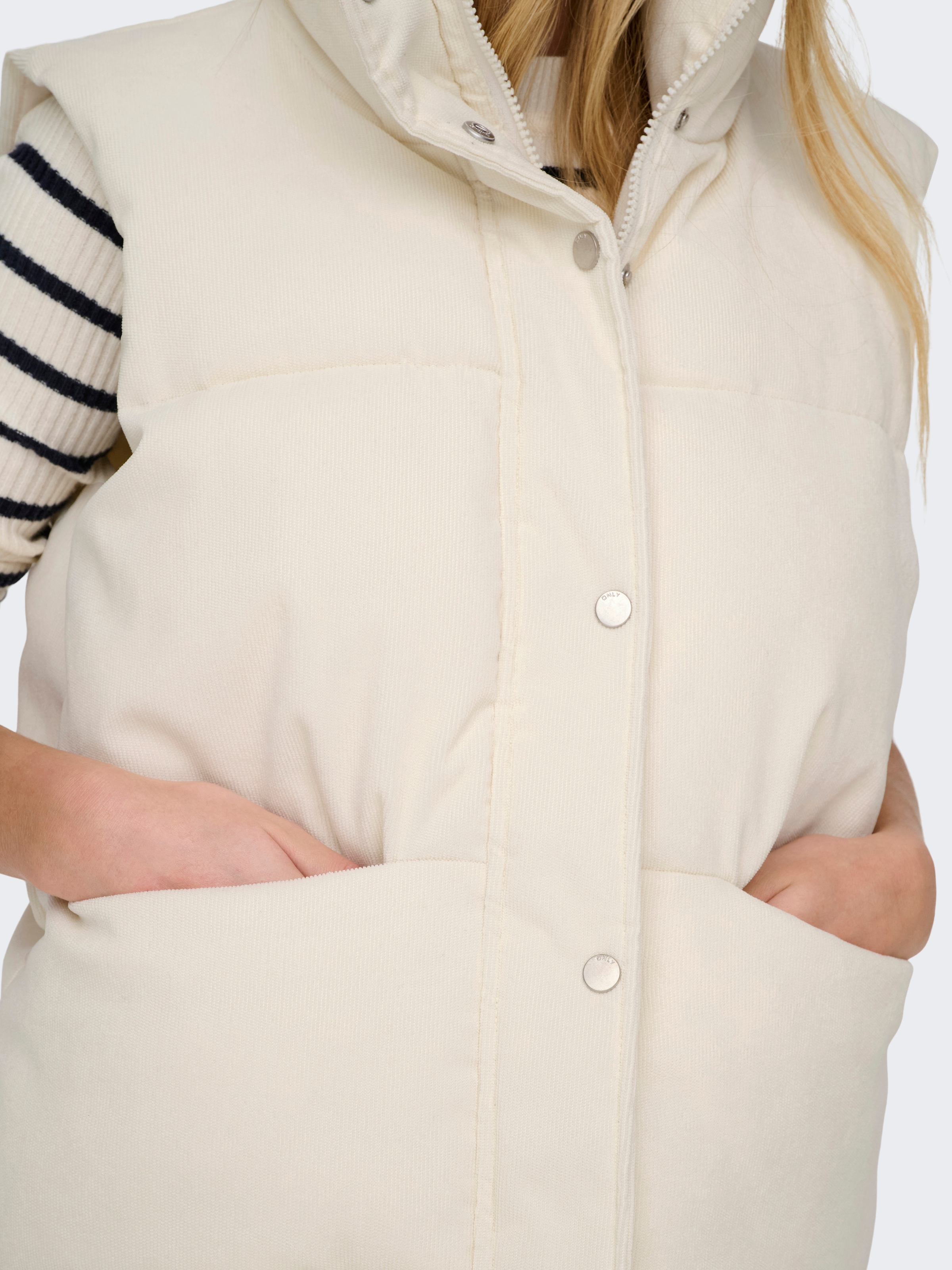 ONLY Gilet matelassé »ONLNEWDOLLY CORDUROY WAISTCOAT CS OTW«