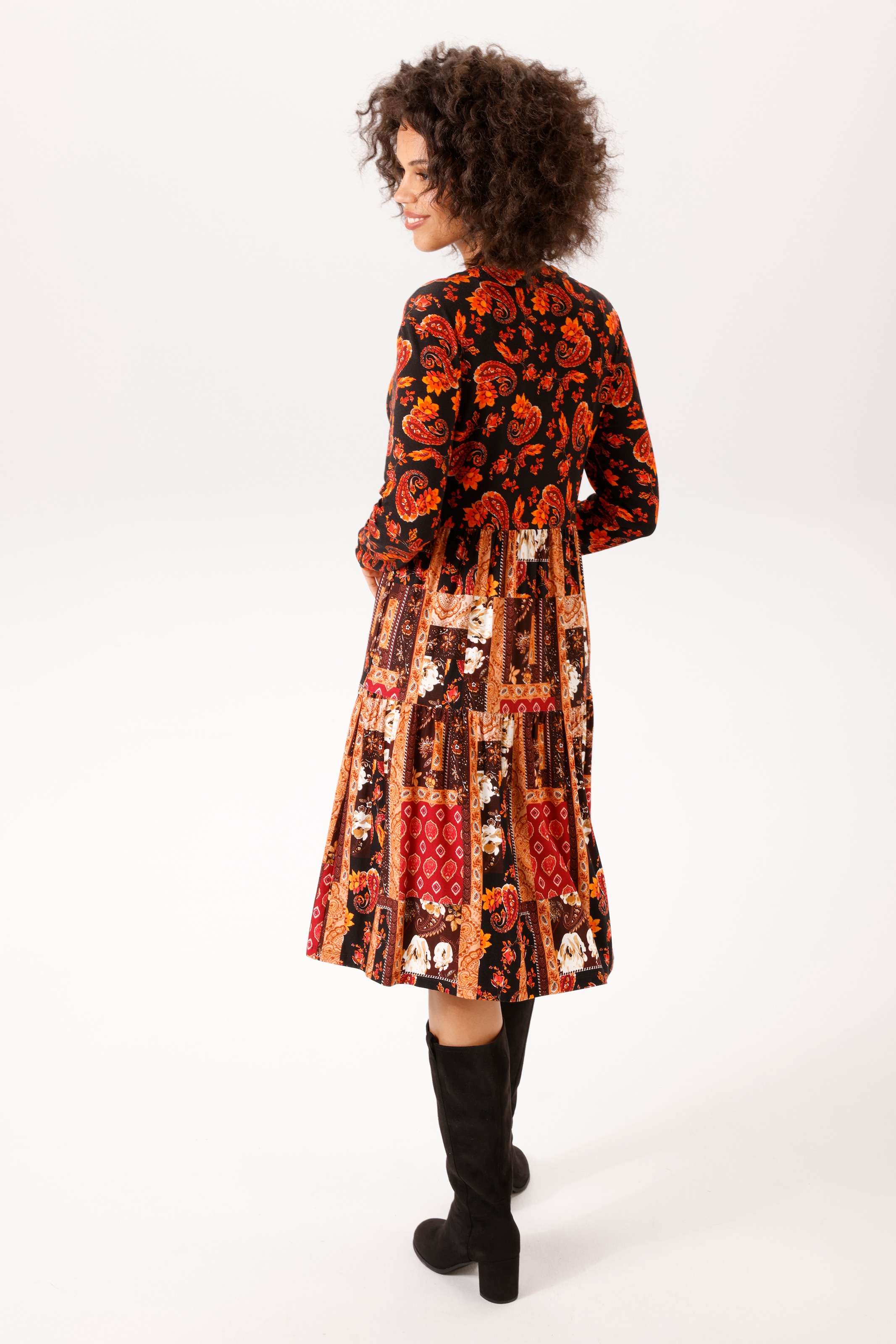 Aniston CASUAL Robe en jersey dans un mélange de motifs colorés - NOUVELLE COLLECTION
