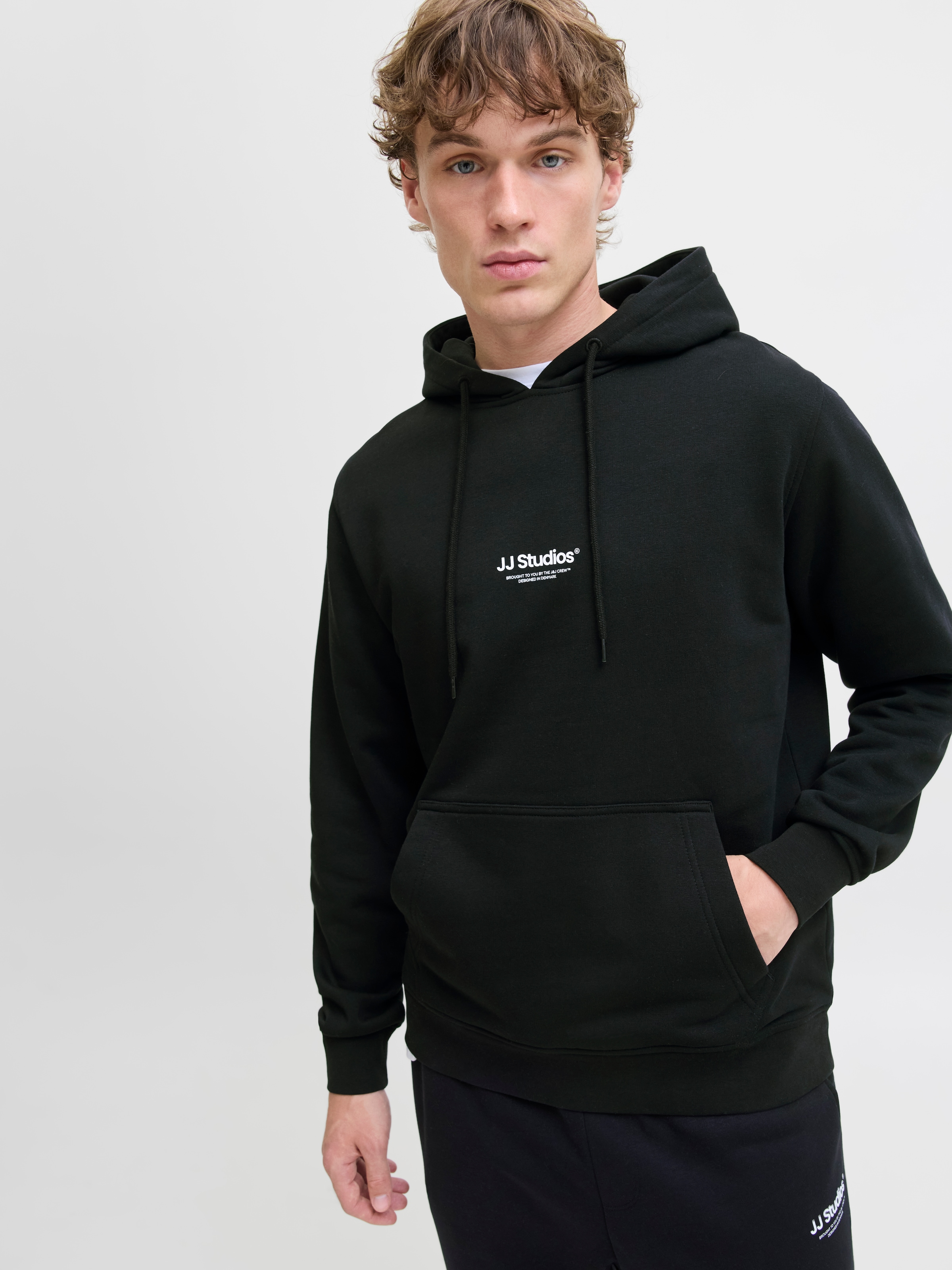 Jack & Jones Kapuzensweatshirt »JJESOHO SWEAT HOOD NOOS« mit stylischem Print