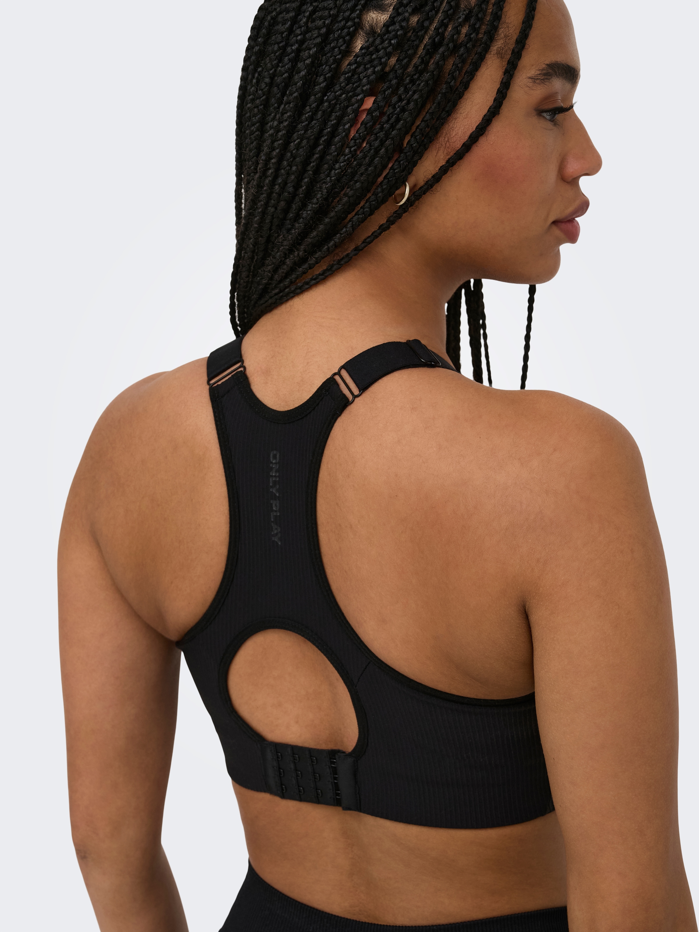 ONLY Play Soutien-gorge de sport »ONPJANA-3 ZIP SPORTS BRA NOOS« avec étiquette de marque, en nylon et élasthanne, qualité jersey, élastique
