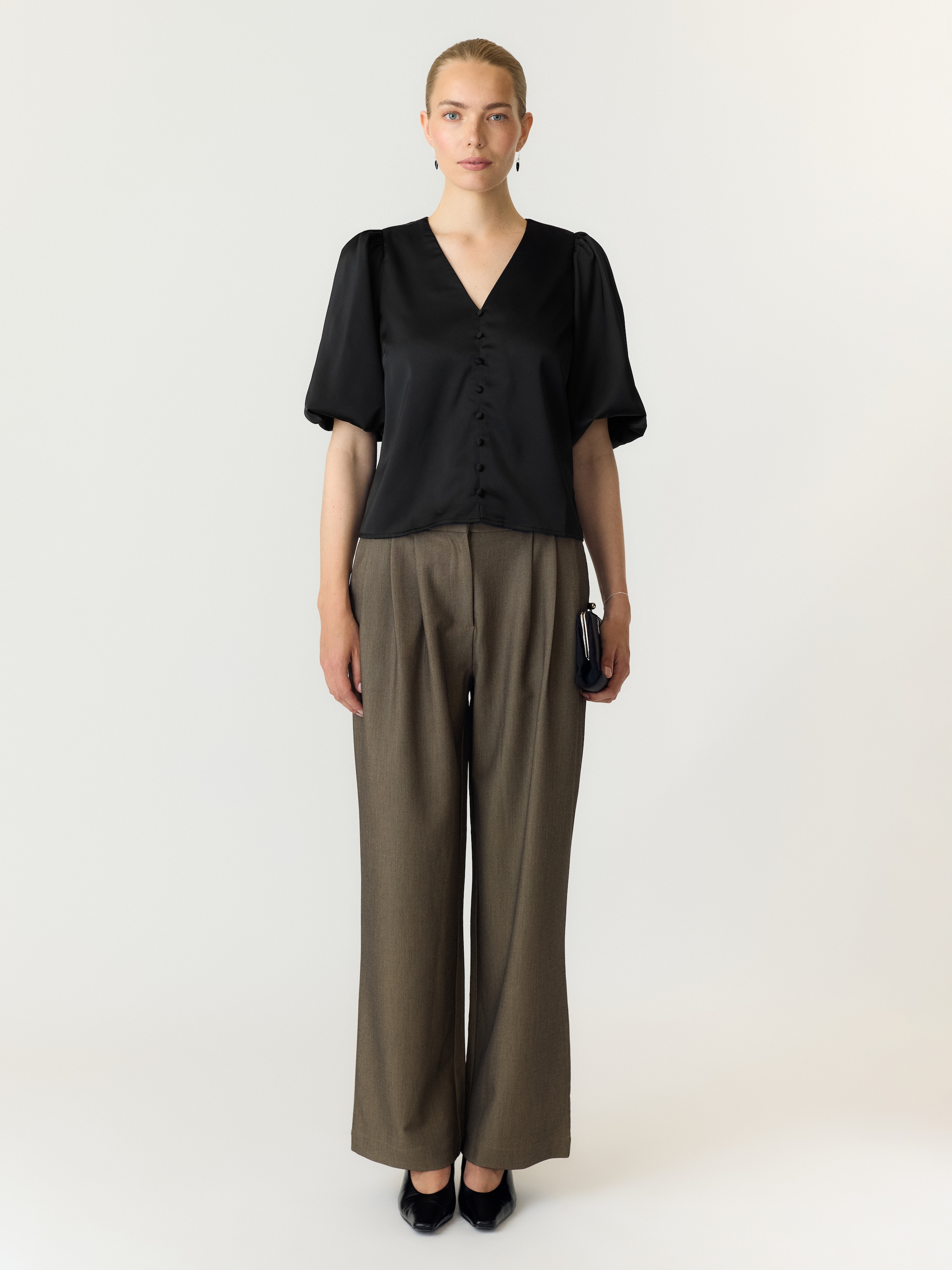 Y.A.S Blouse à manches courtes »YASPELLA 2/4 V-NECK TOP S. NOOS« mélange de matériaux, coupe régulière