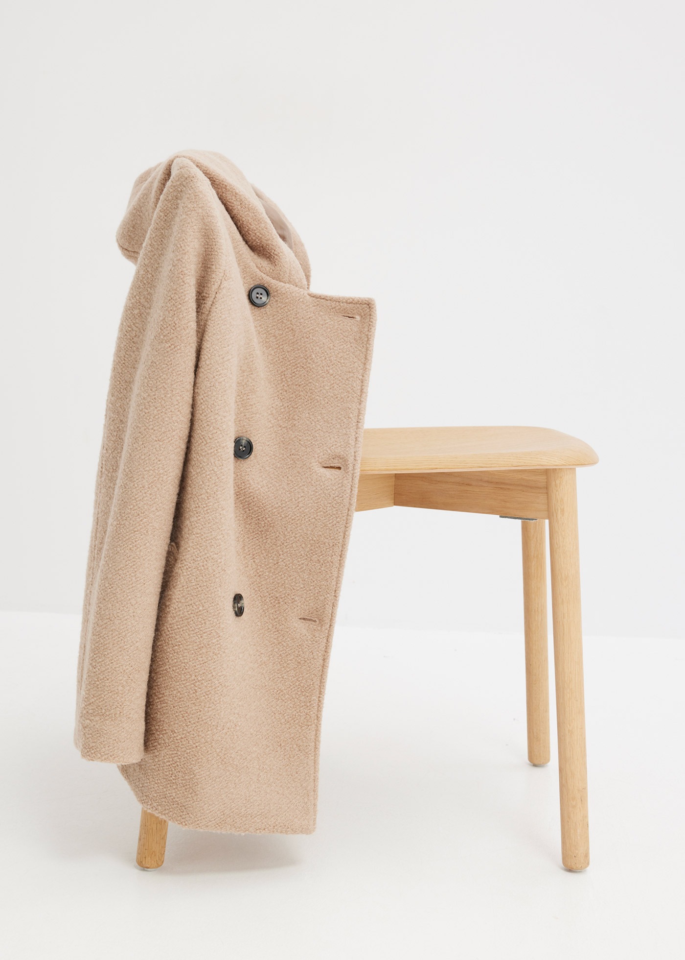 bonprix Caban mit Kapuze moderner Look, aus kuscheligem Bouclé-Material, mit Kapuze