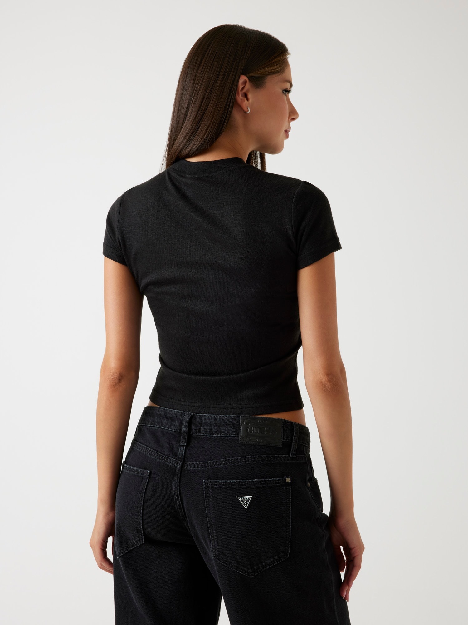 Guess Stehkragenshirt »SS LICIA MOCK NK TOP« mit Strass-Logo, Viskosemix