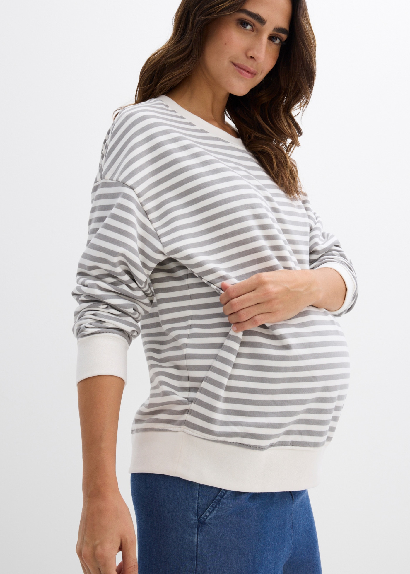 bonprix T-shirt de grossesse avec ouvertures discrètes pour l'allaitement, en coton et viscose, coupe ample
