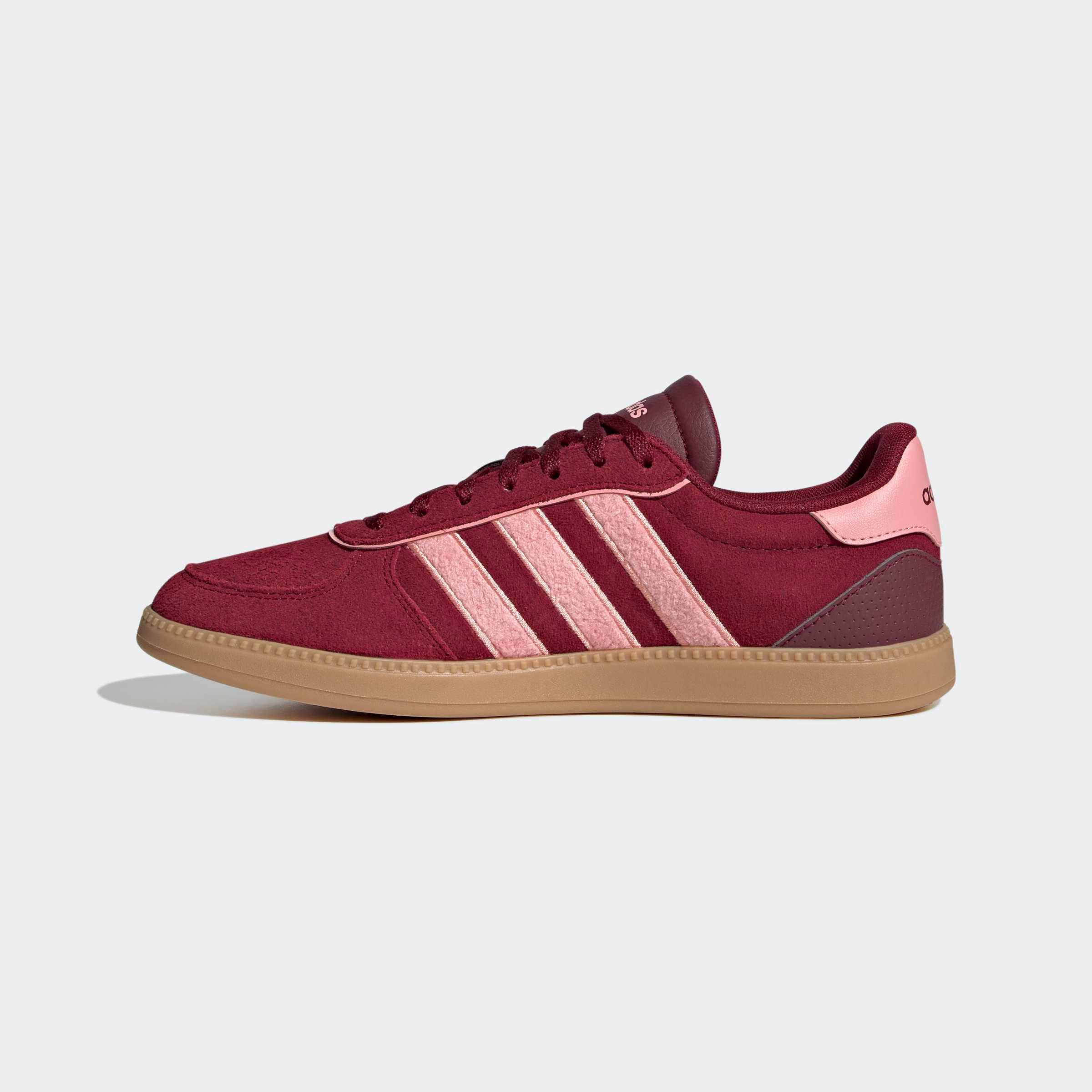 adidas Sportswear Sneaker »BREAKNET SLEEK«  inspiriert vom Design des adidas handball spezial