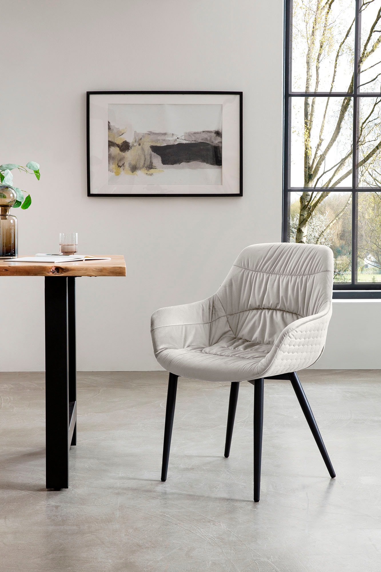 SalesFever Armlehnstuhl »Stilvoller Esszimmerstuhl für Komfort« () Esszimmerstuhl, Wabensteppung aussen, Quersteppung innen, Metallfüsse