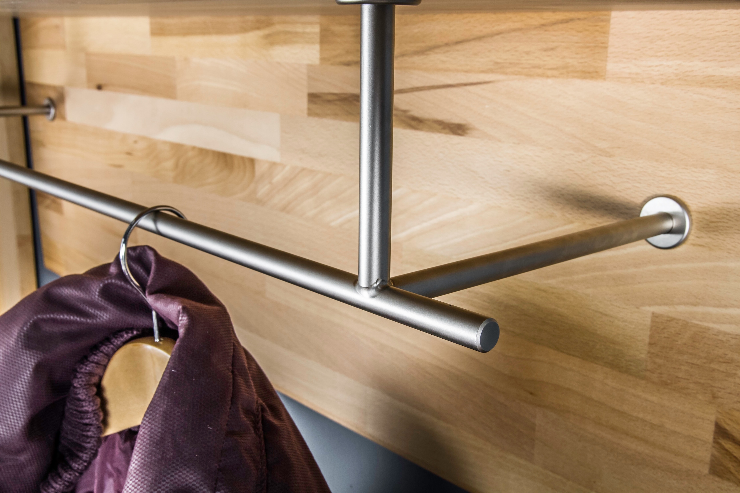 MCA living Garderobenpaneel »Fenja Paneel mit Boden, Schlüsselpaneel, Wandpaneel, Wandboard« Set, 1 Stk. tlg. Massivholz, Kernbuche, Haken, Kleiderstange, Ablageboden,Breite 100 cm